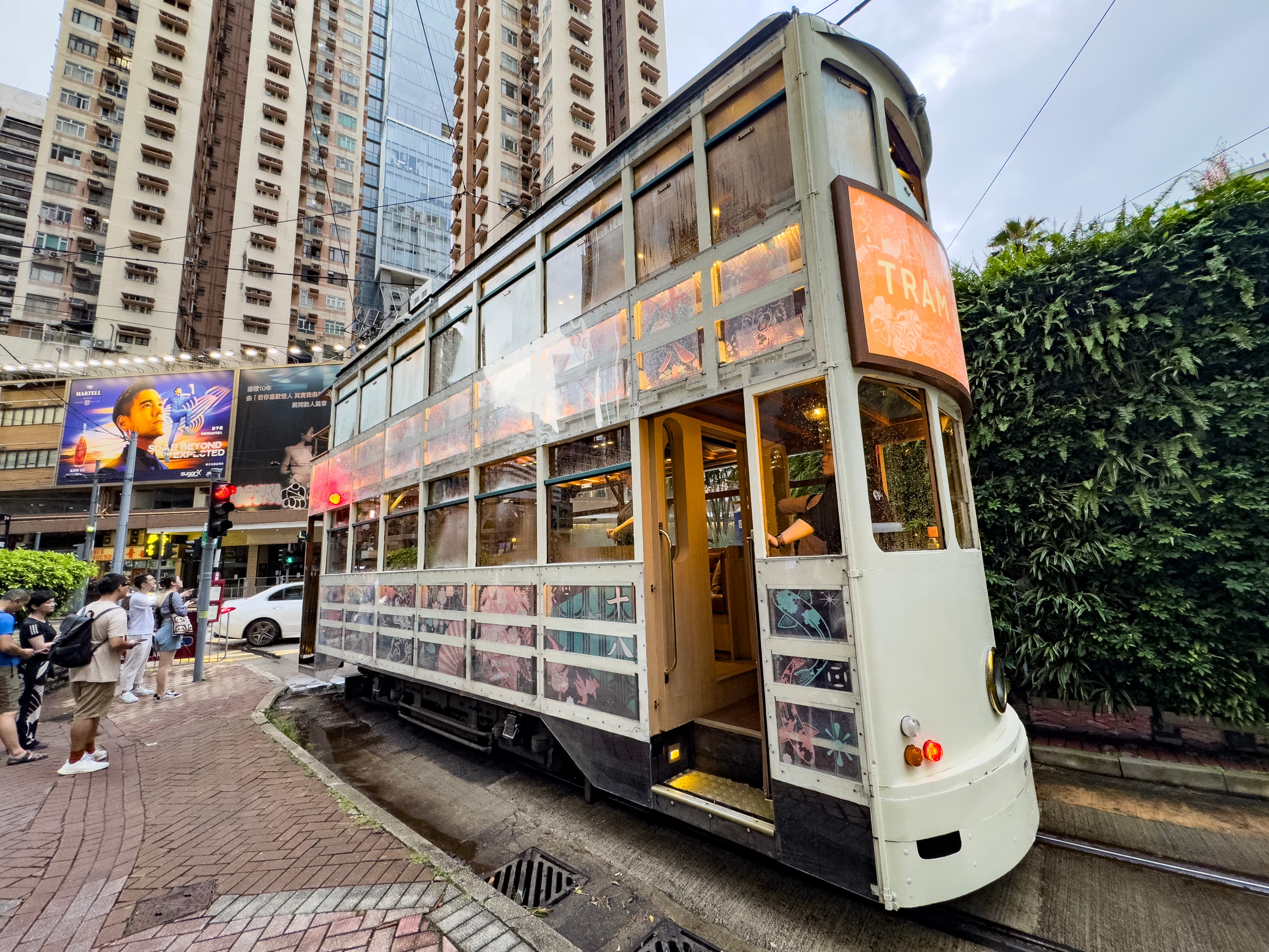 2021年完成翻新的派對電車「TRAM No.18」,是目前唯一上下兩層都裝設空調的電車,只提供私人租借。