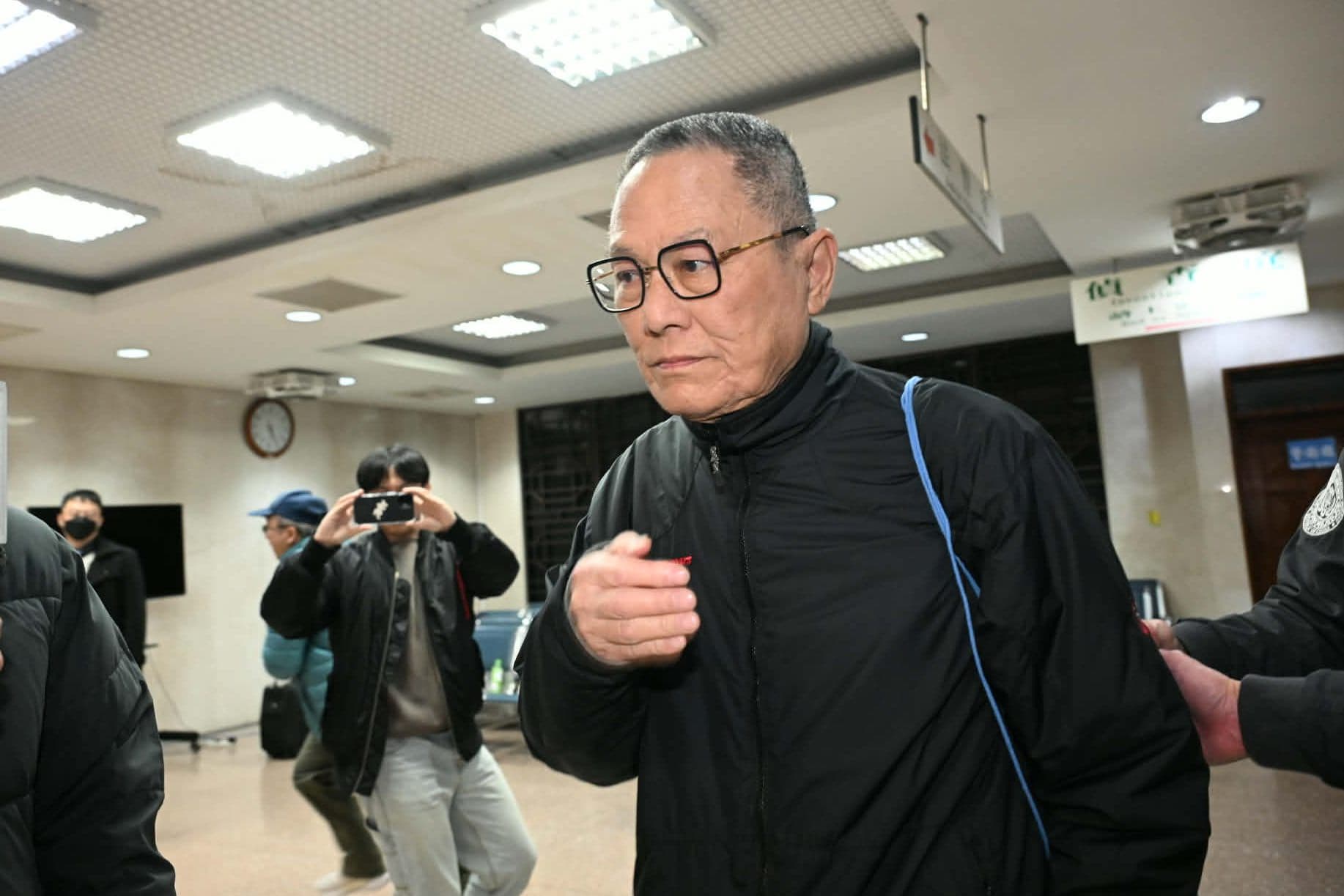 高金素梅大帳房張俊傑遭起訴,竟在交保期間破換電子手鐶逃亡。