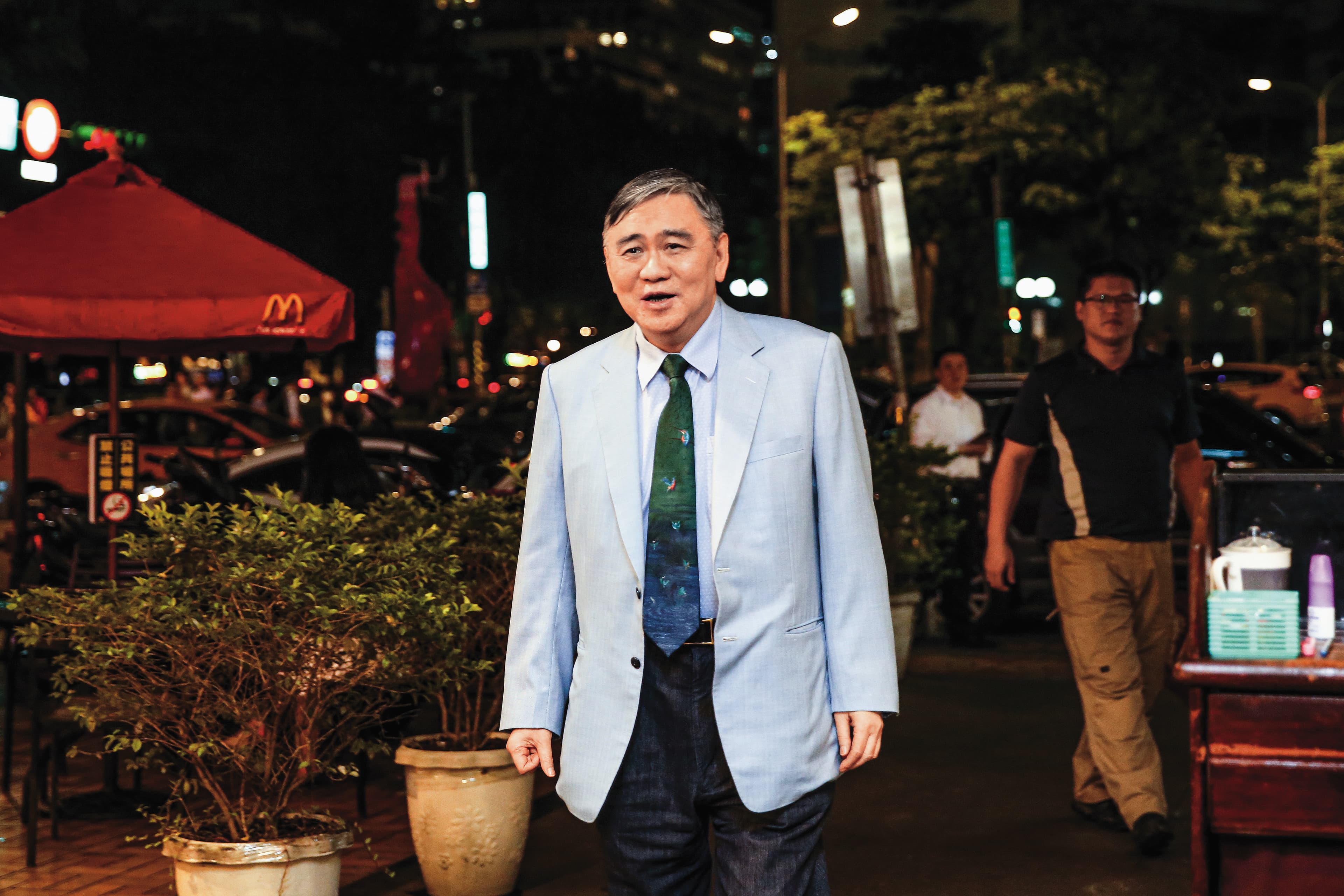 王文洋身價千億，妻子陳靜文2007年過世後，他單身至今。