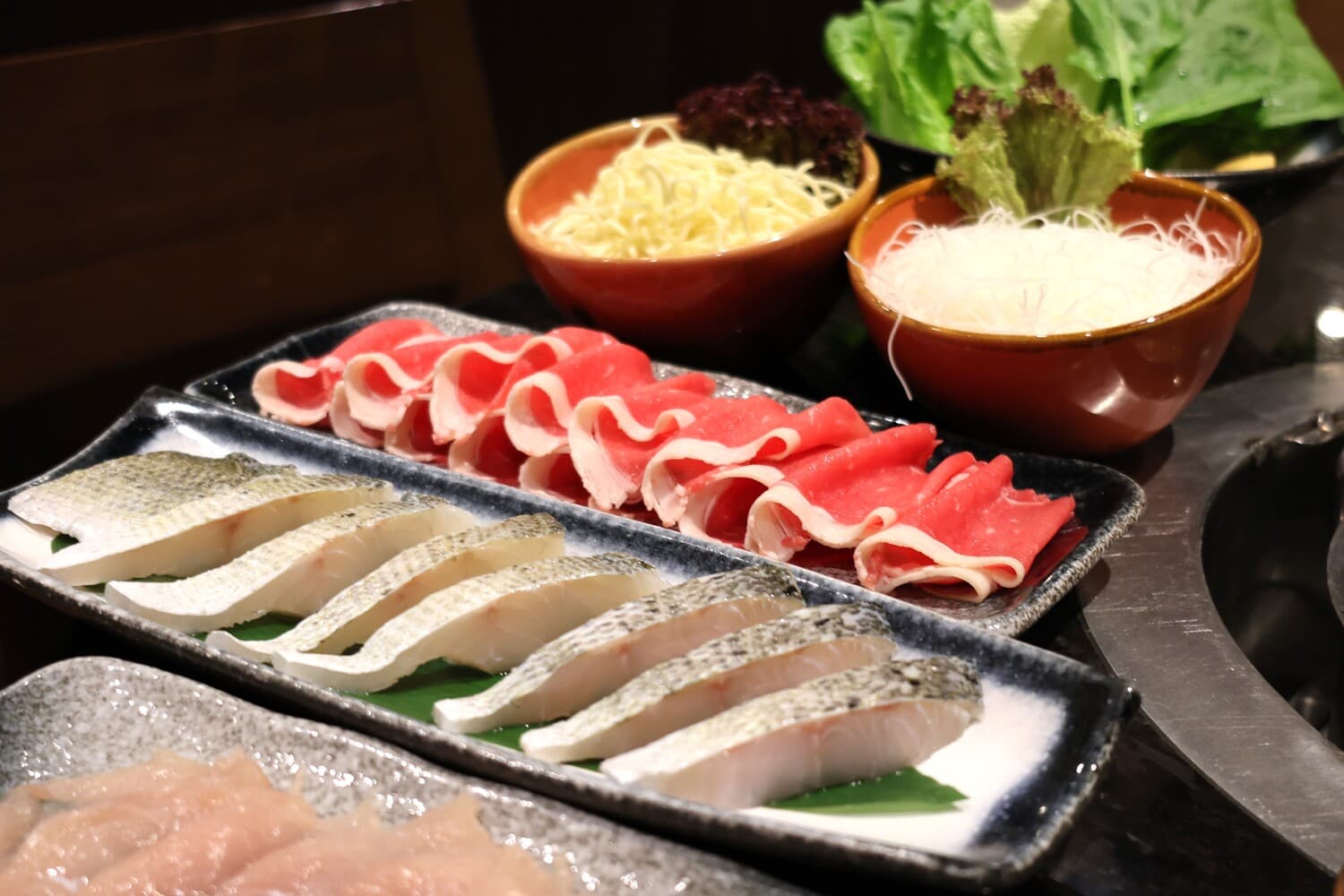雞肉、牛肉及魚肉都可以點到飽，只要沒有客人在等候，不太有用餐時間限制。