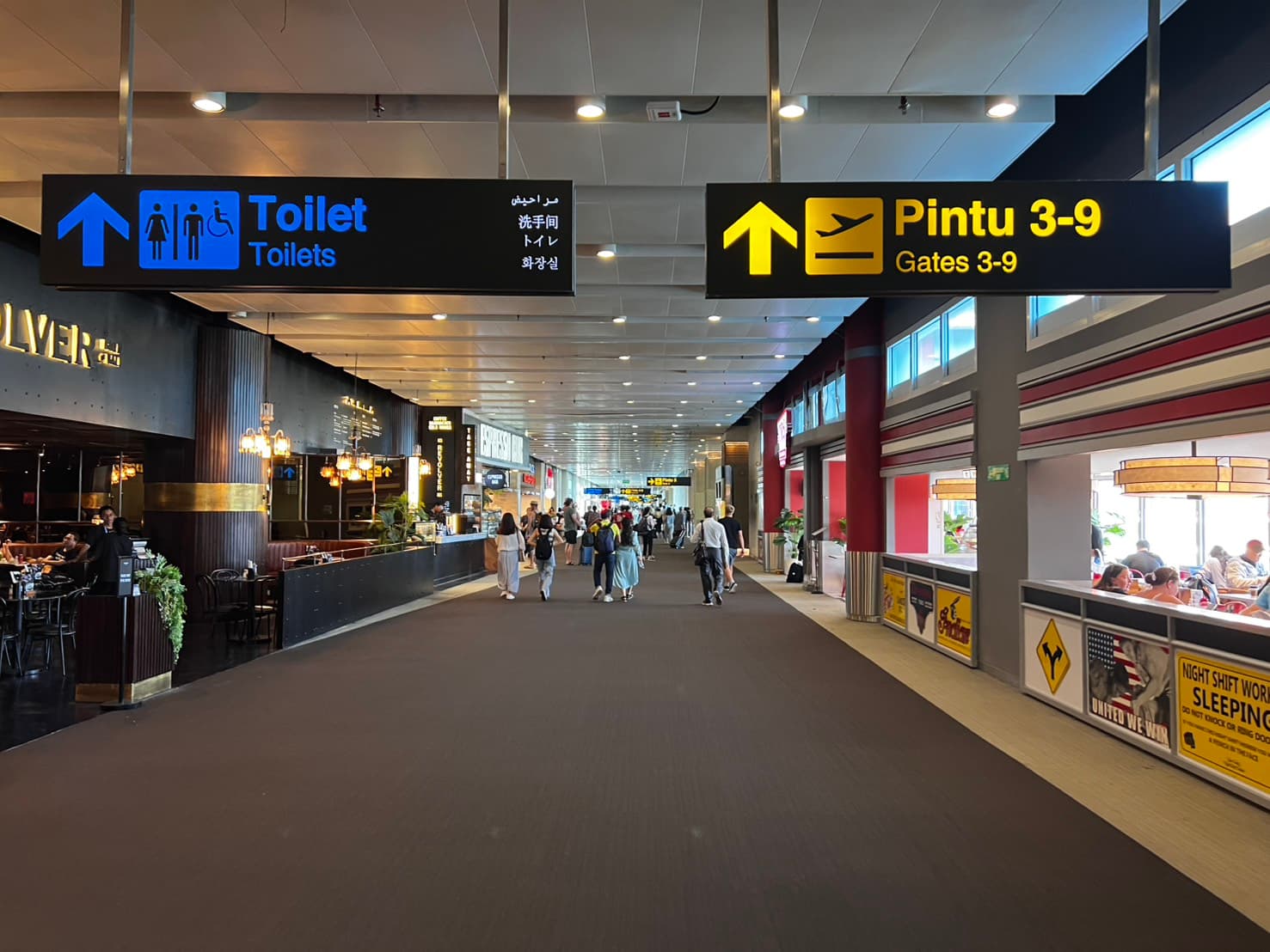 最後一班國際航班將於19日凌晨1時30分起飛,隨後機場將進入完全靜止狀態,僅保留極少數人力應對緊急醫療專機。