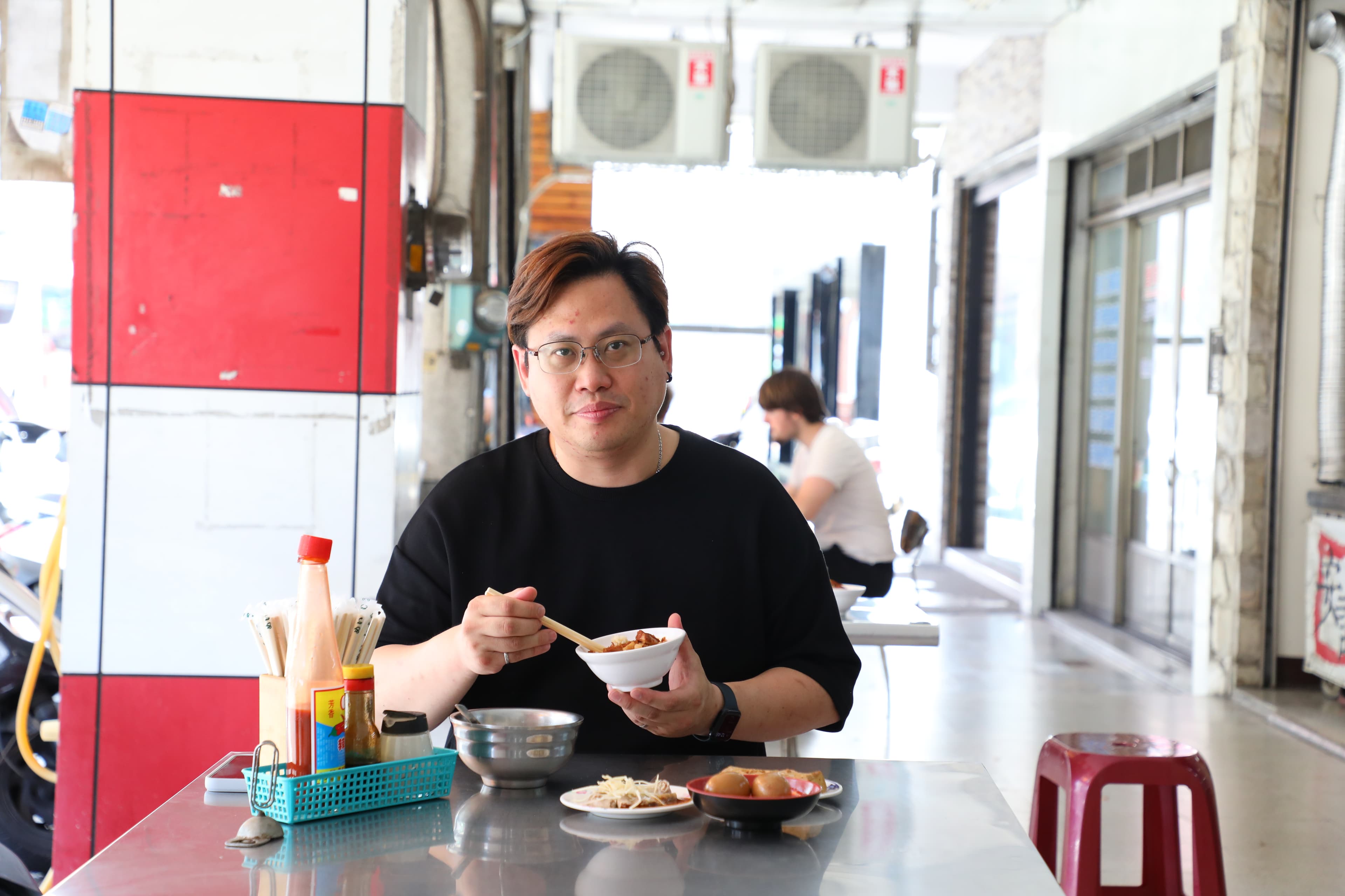台北法式餐廳「MiraWan」主廚鄭裕錞（Josh），在台中北區生活超過30年，有不少私房的小吃清單。