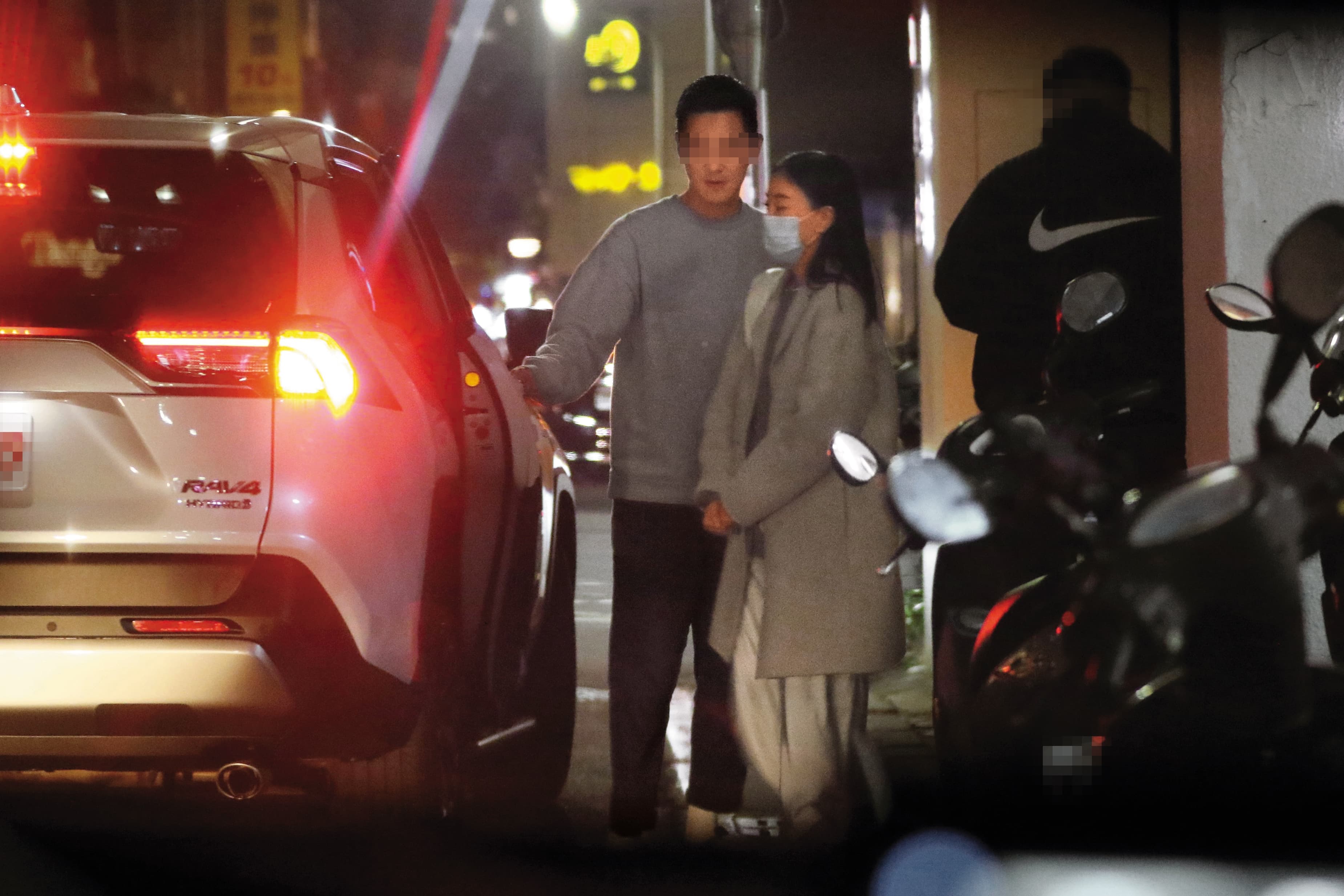 本刊曾直擊劉容嘉與前男友吃完飯搭車離開。(本刊資料照)
