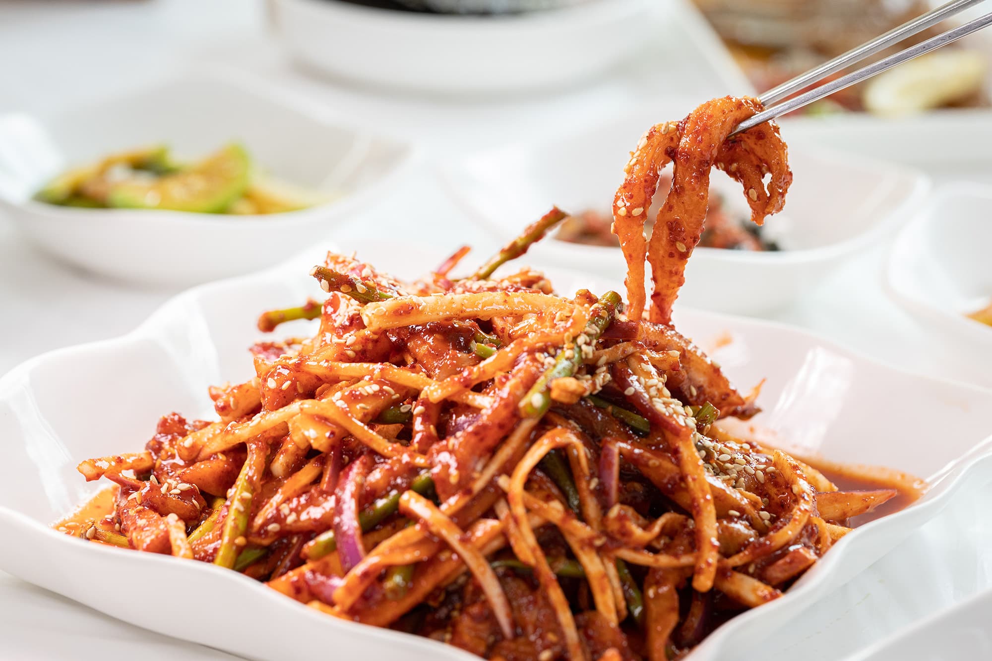 「涼拌鰈魚生魚片」也是麗水的代表美食。(40,000韓元／大份，約NT$1,000)