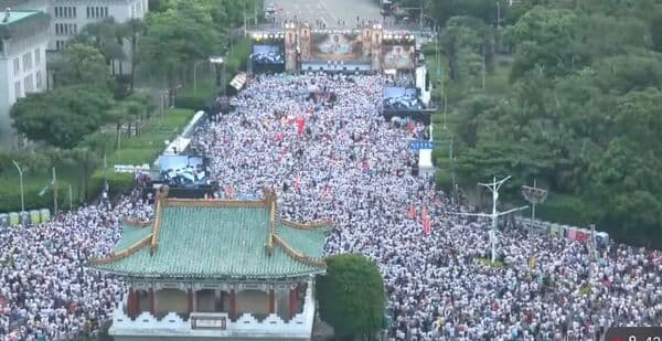 國民黨號召725凱道反毒油遊行。(翻攝自臉書@國民黨立法院黨團)