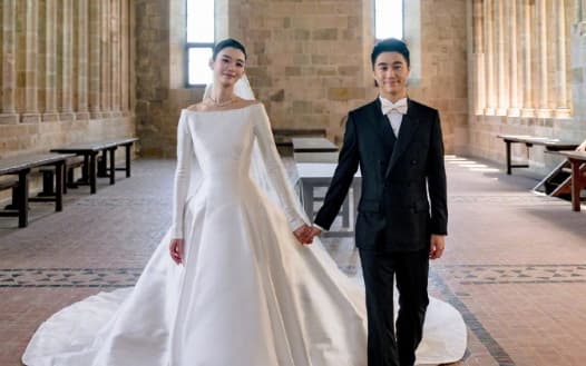 何猷君、奚夢瑤法國大婚。(翻攝自微博)