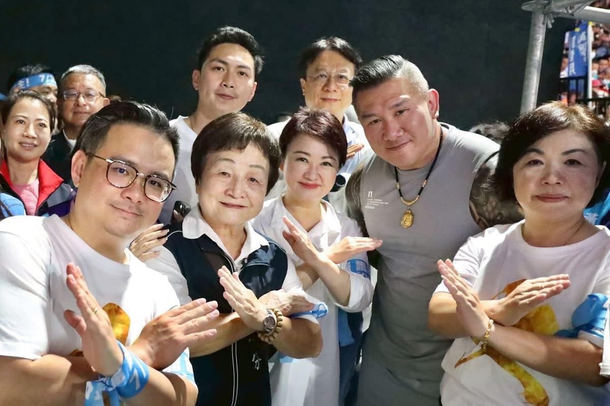 館長也出席力挺藍營反罷晚會。（翻攝廖偉翔臉書）