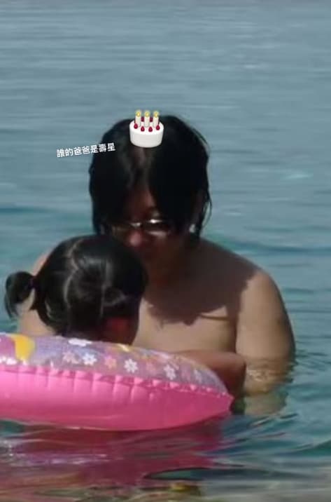 袁惟仁冥誕,袁融曝2人童年合照。(翻攝自IG)