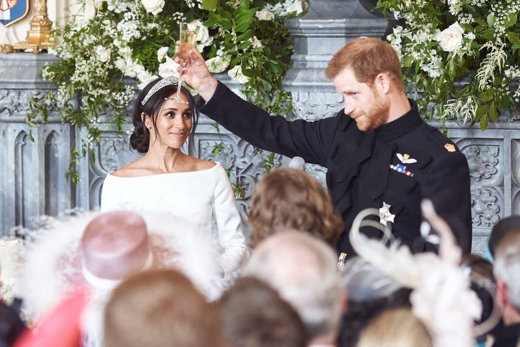梅根曬出從未公開的婚禮照片,慶祝結婚8週年。(翻攝meghan IG)