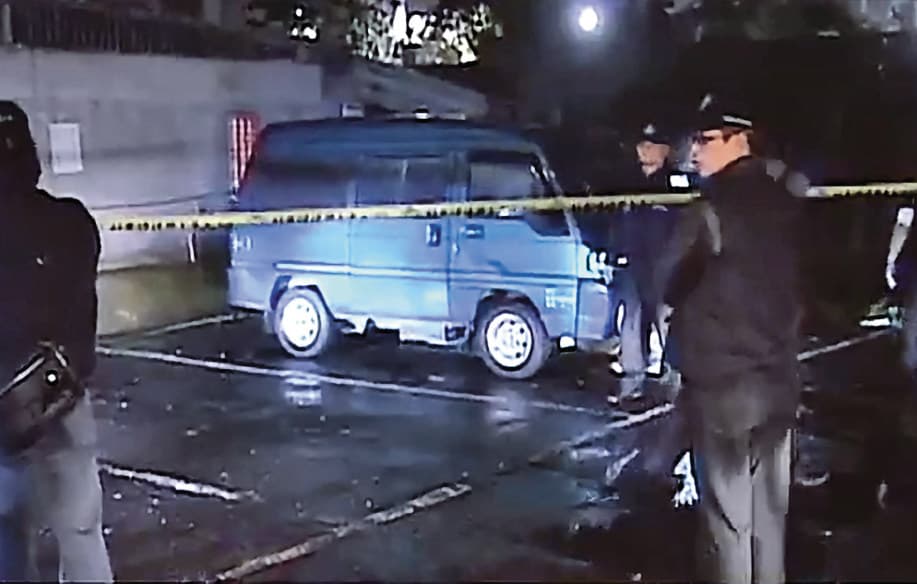 沈文賓殺害2人後，將裝載屍體的車輛停放在三峽恩主公醫院停車場。（翻攝民視新聞）