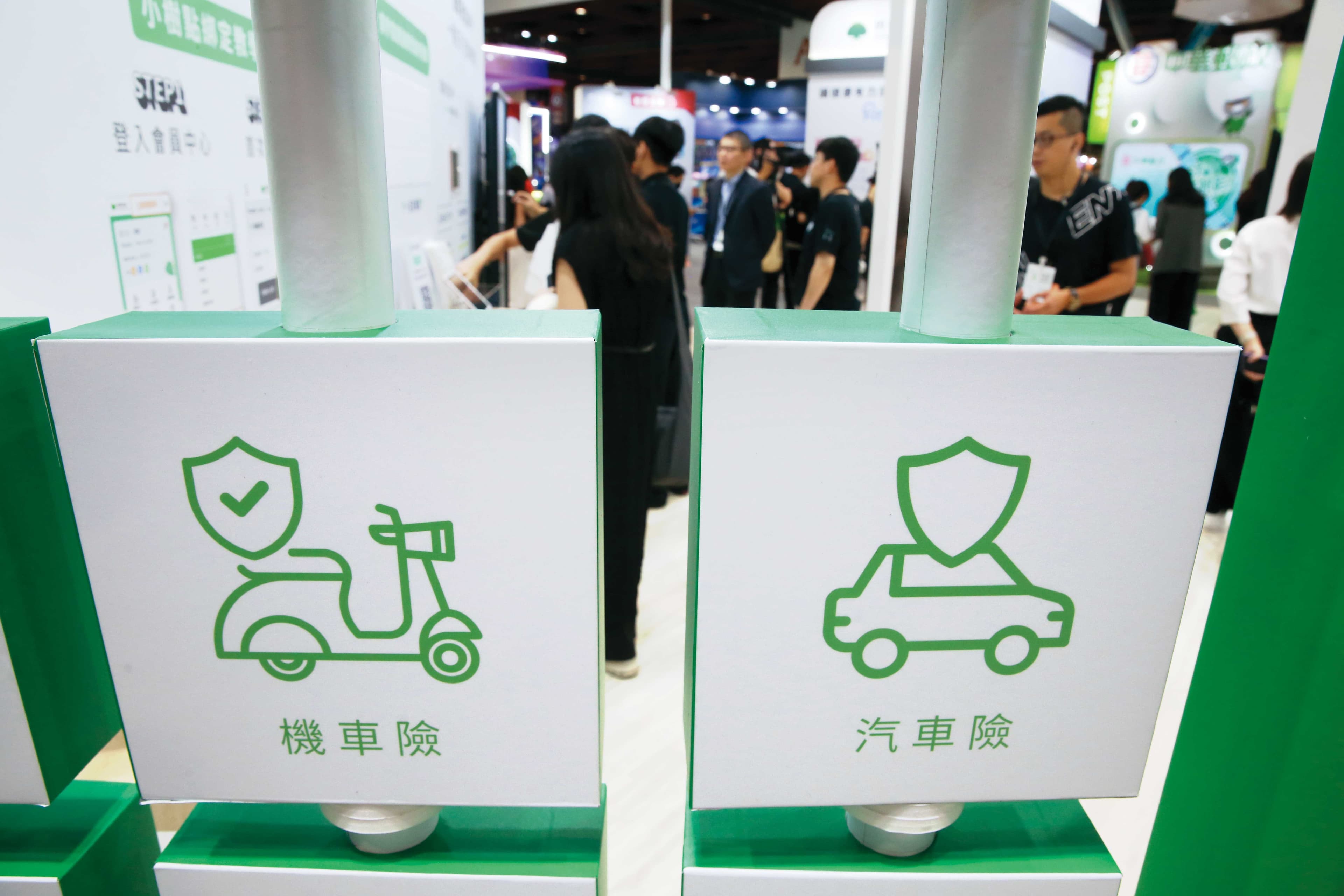 若車輛有投保第三人責任險，依照法規，產險公司會介入幫保戶進行調解。