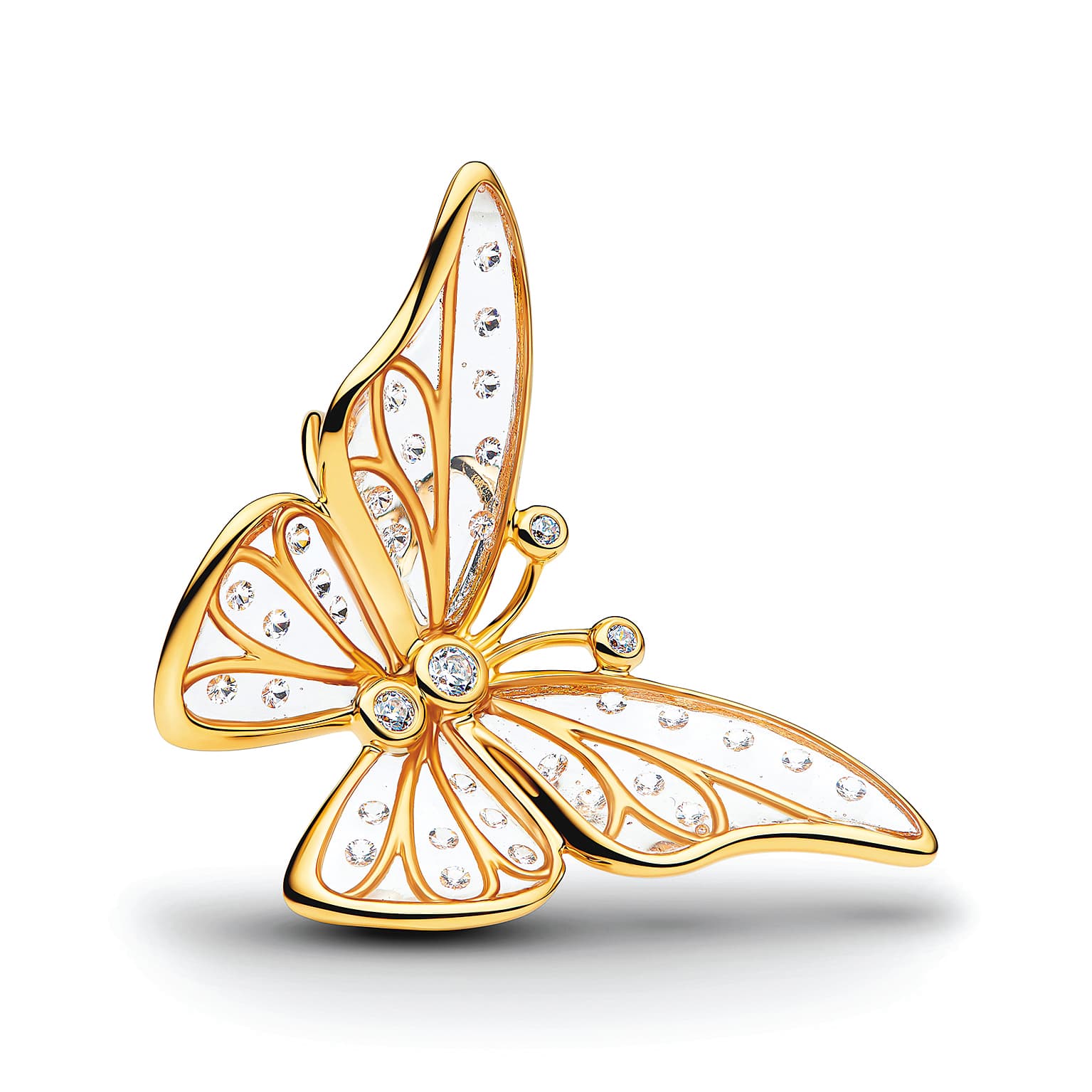 特大蝴蝶鏤空串飾 NT$4,080。（PANDORA提供）