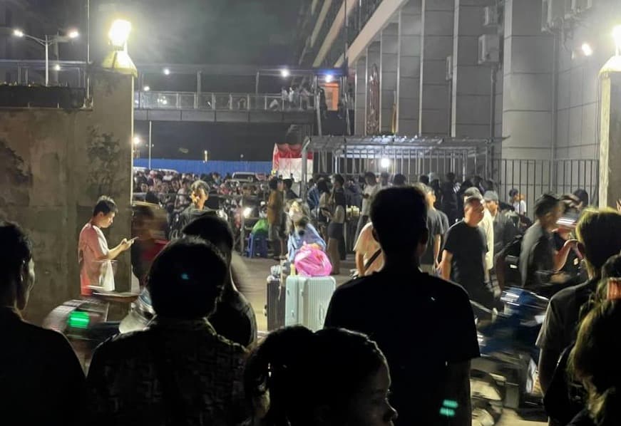 官方才公布打詐成果，西港中國城園區就傳出深夜多家公司突然解散。（翻攝自柬中時報）
