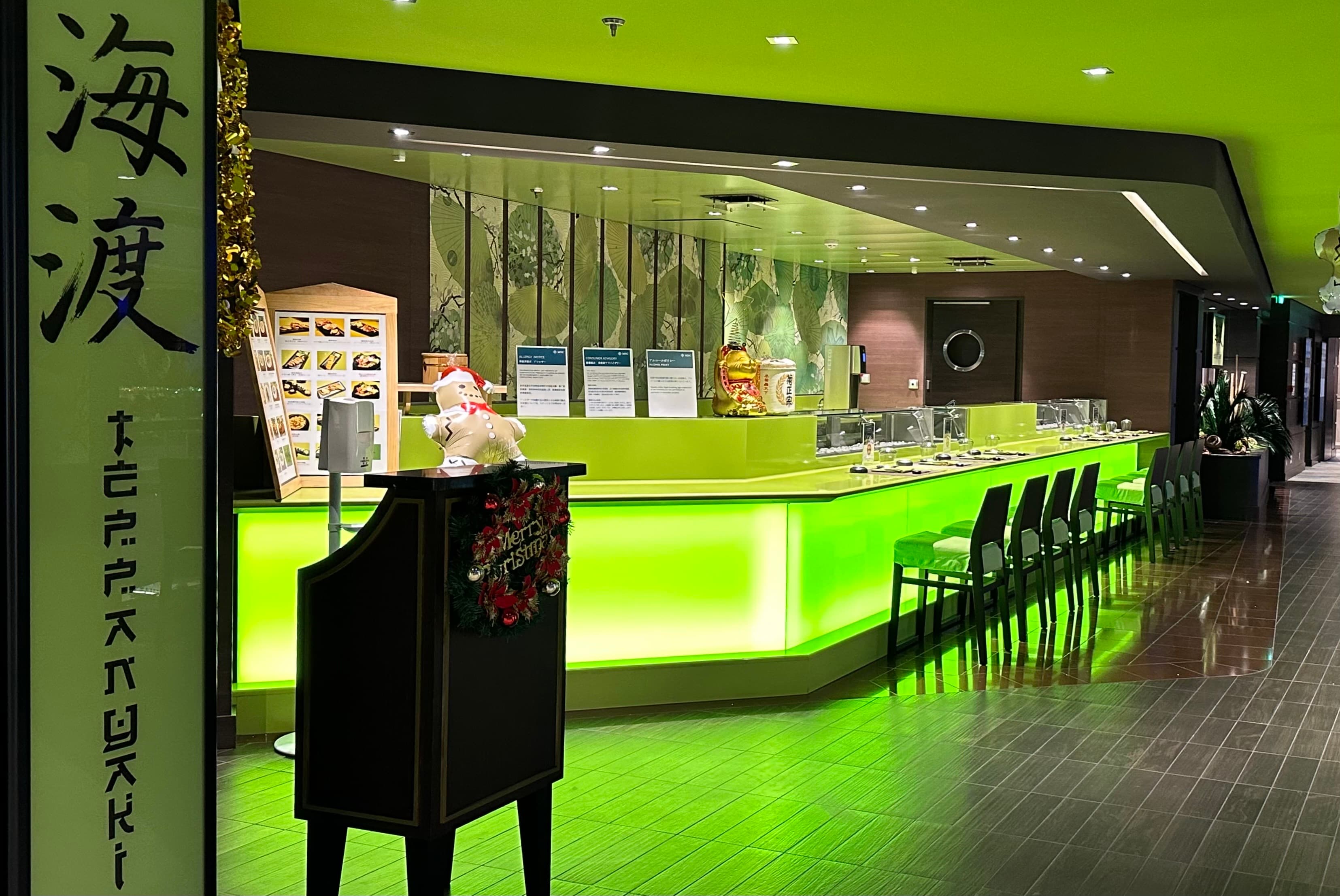 船上的壽司餐廳與日式鐵板燒餐廳。
