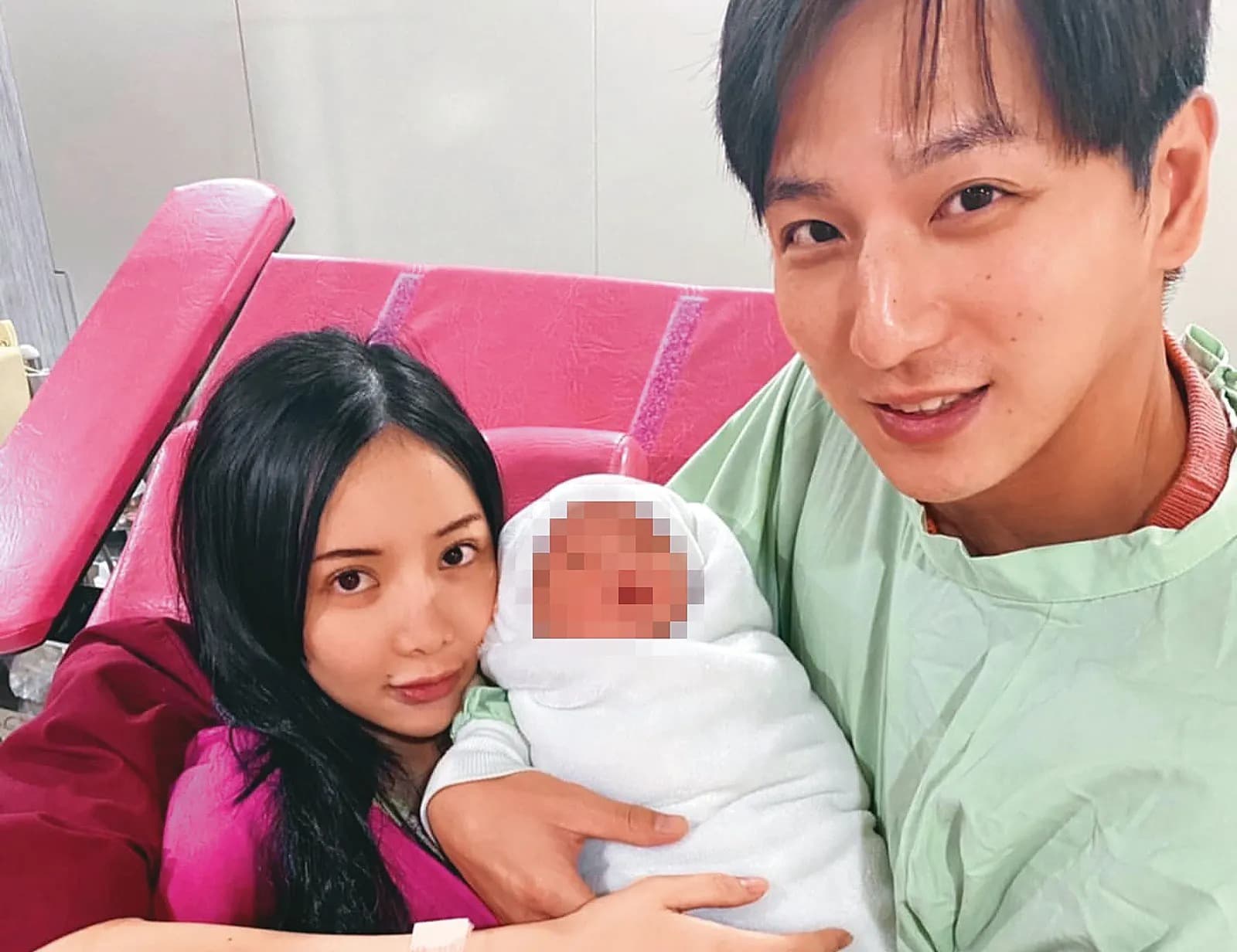 去年12月楊奇煜發聲名離婚,他與護理師前妻言言婚姻僅維持5年。(翻攝小煜IG)