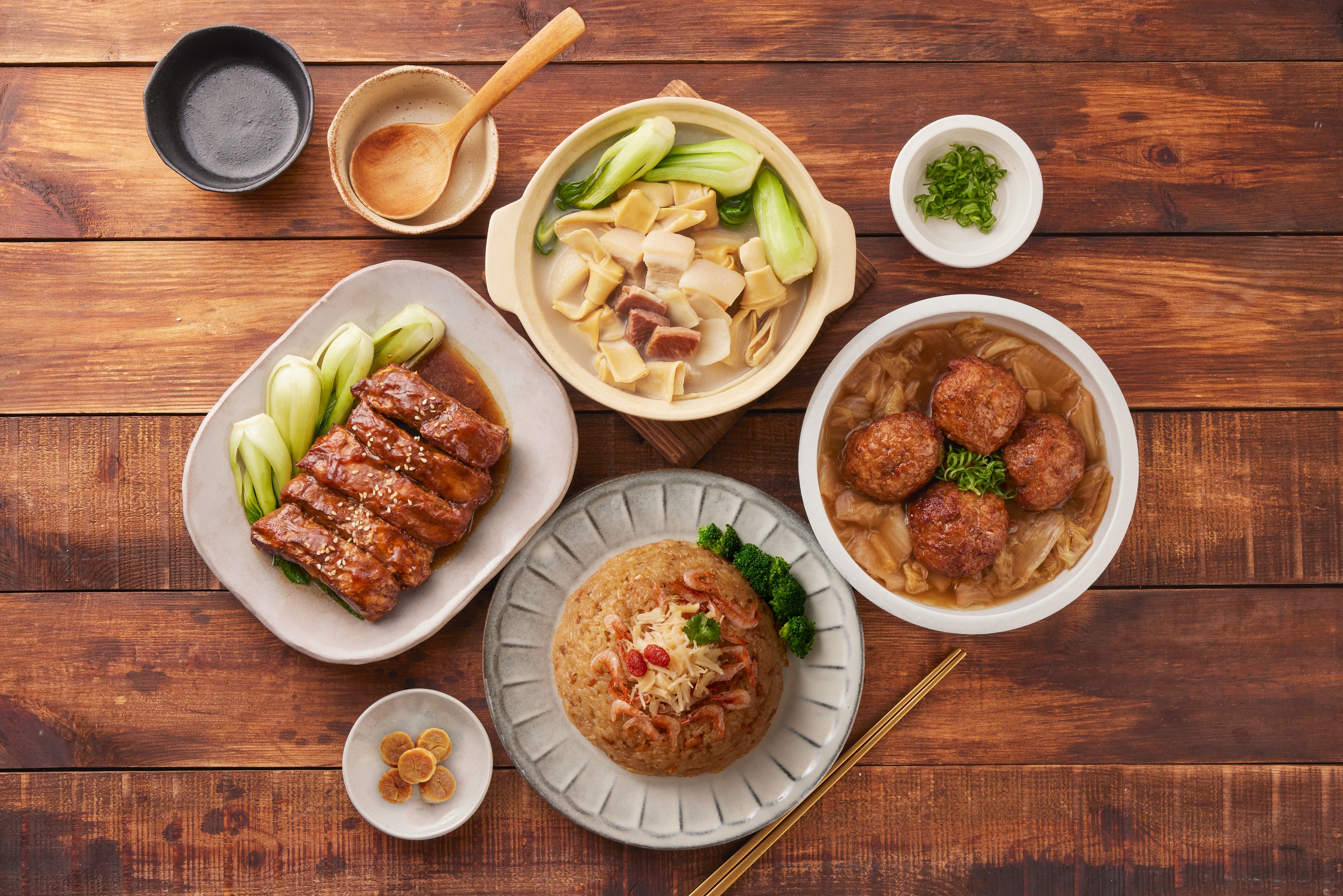 經過擺盤技巧加持,冷凍食品的賣相也不輸餐廳出品。(桂冠窩廚房提供)