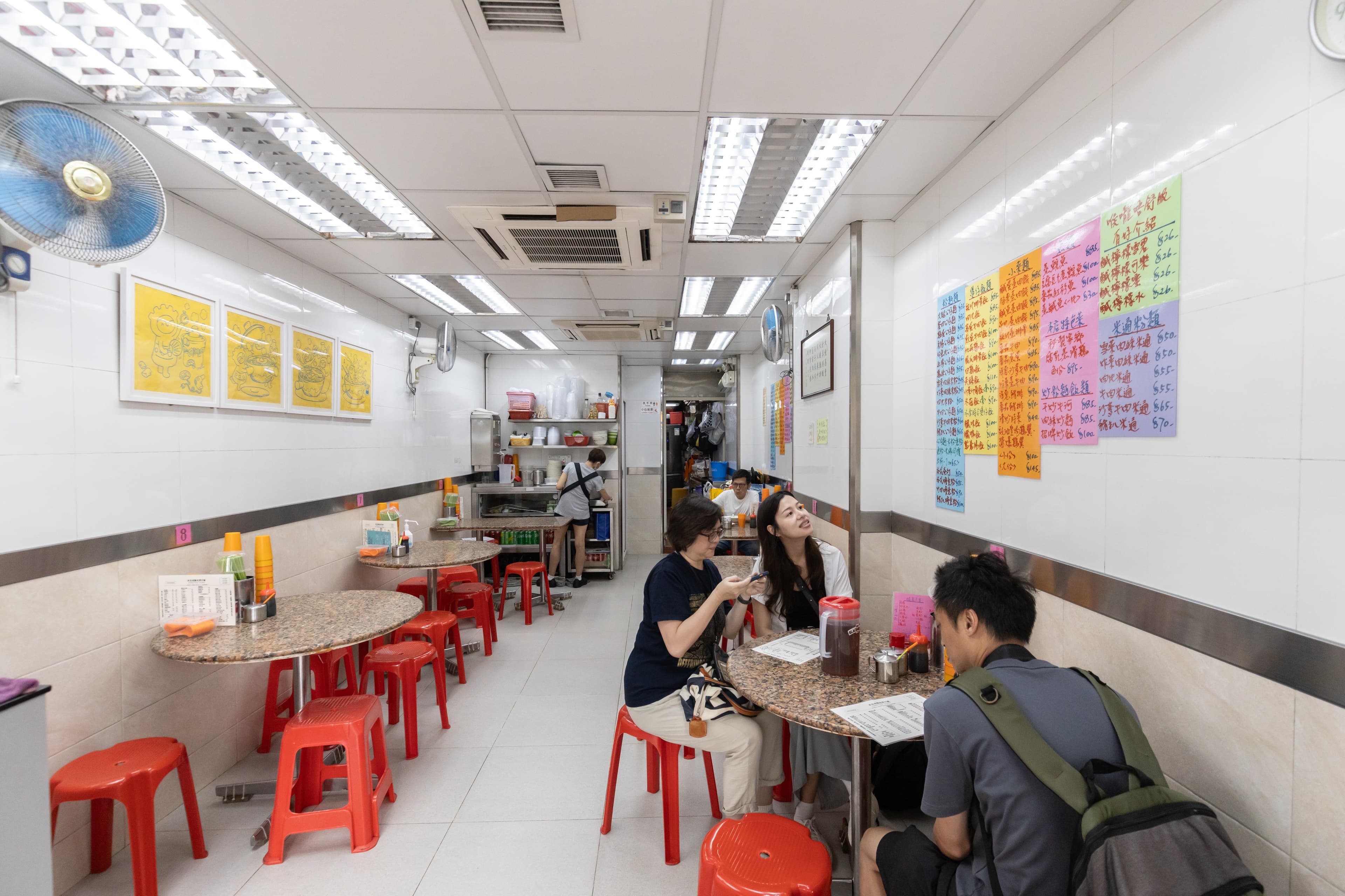 餐廳只營業到下午4點，是較少見的早午市時段煲仔飯。