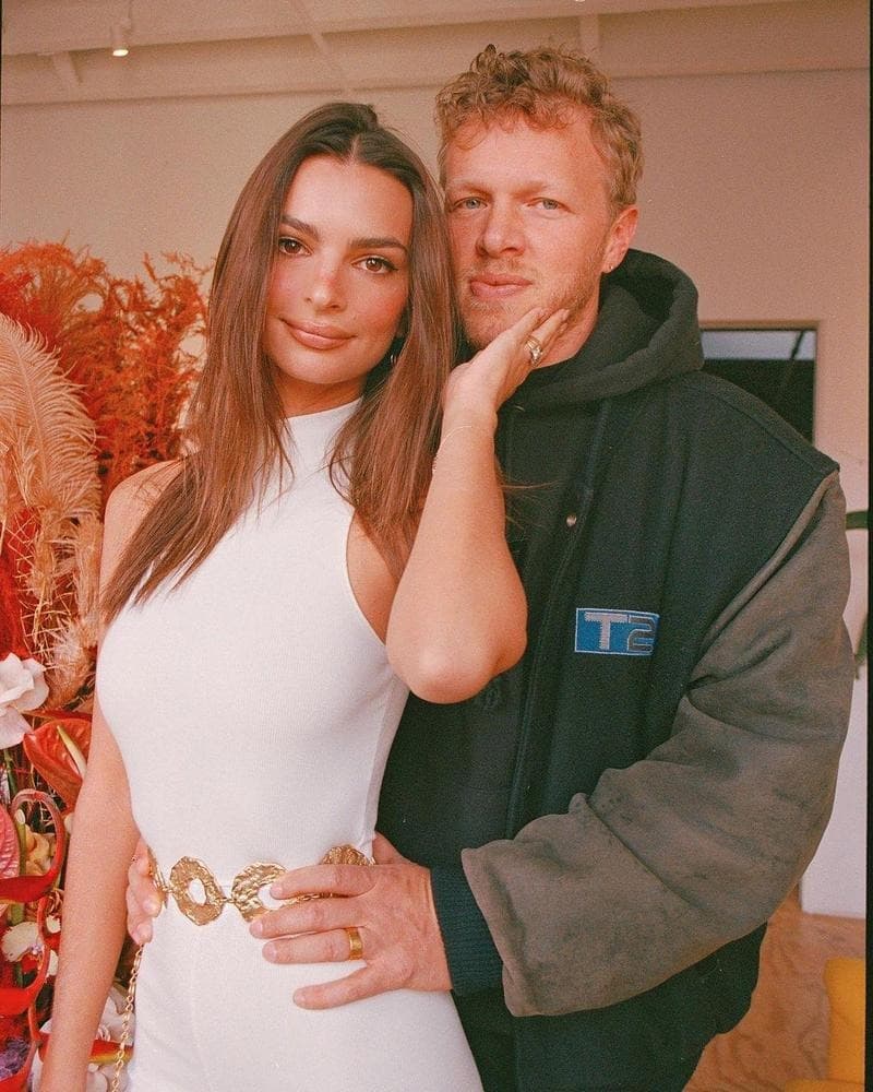 艾蜜莉與前夫賽巴斯汀婚姻只維持4年就告吹。(翻攝emrata IG)