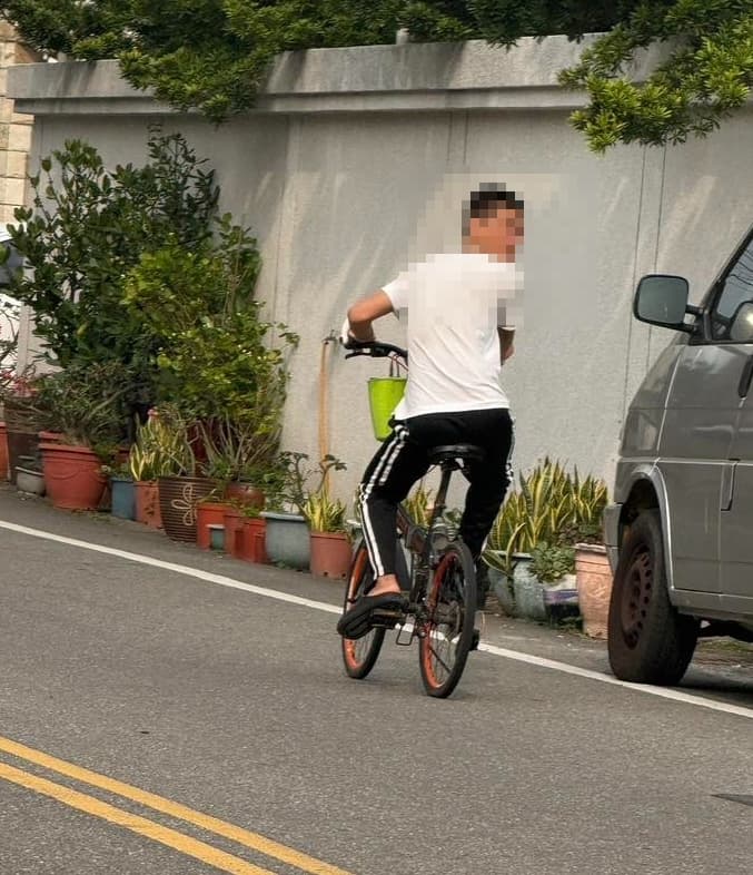 雲林虎尾一名男子闖入民宅對機車安全帽或鞋子自慰,多位民眾受害報案。(翻攝自臉書「虎尾人(讚)出來」)