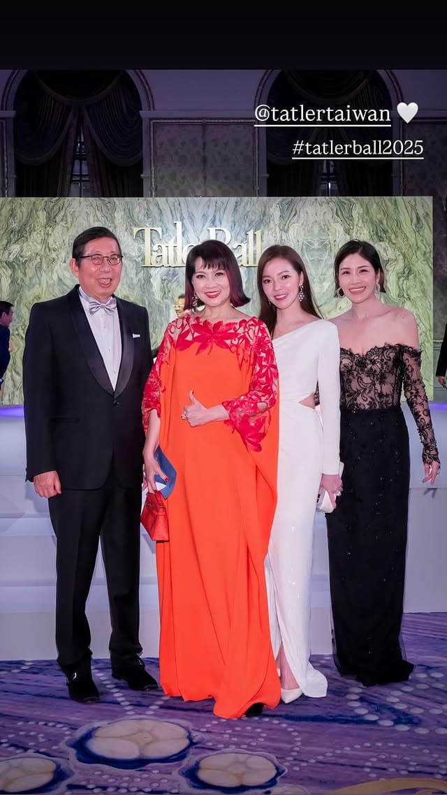 蔣雅淇（右起）、曾馨瑩、翁美慧和蔡明興。（翻攝hsin_ying_tseng IG）