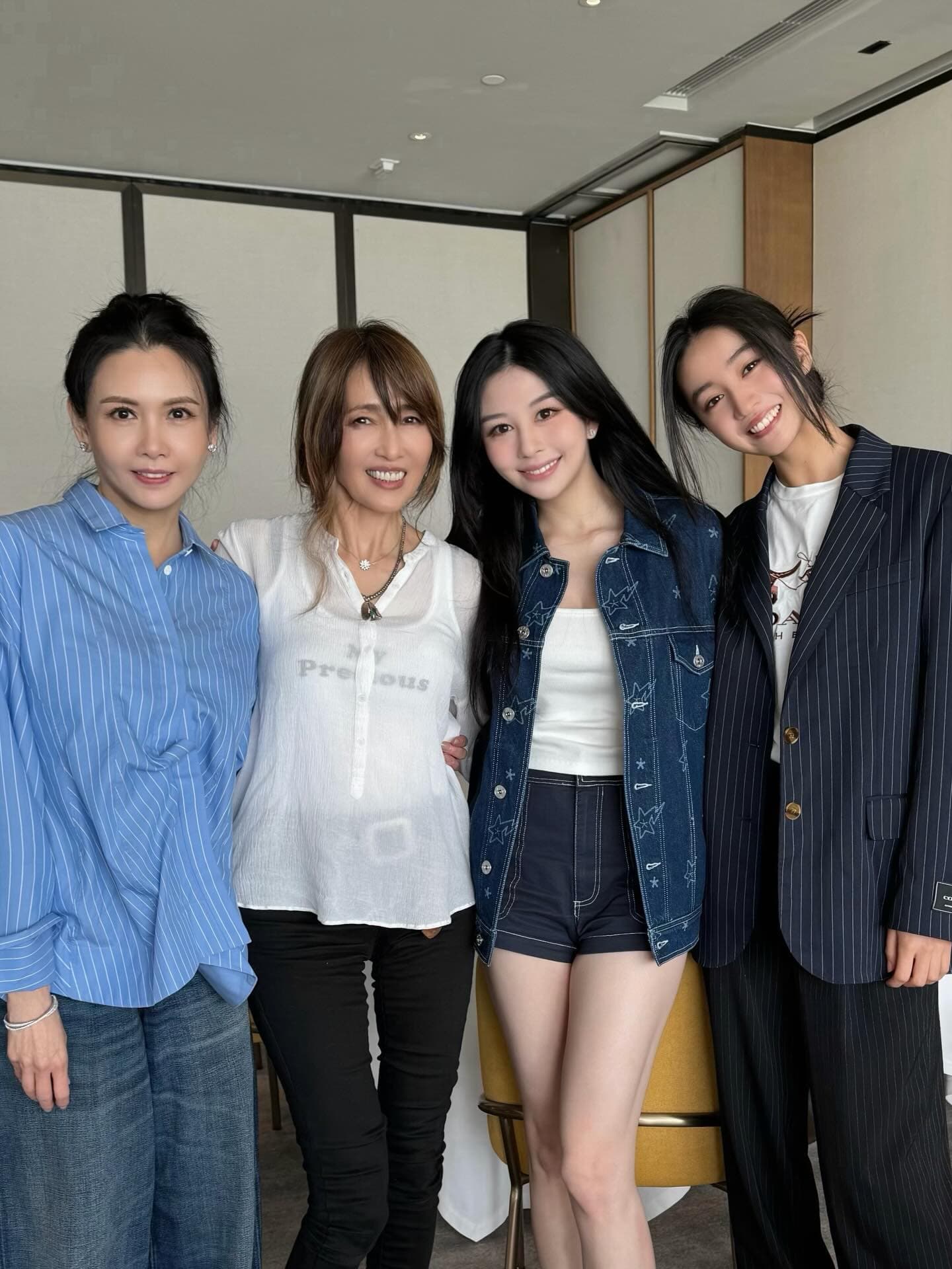 邱淑貞（左起）、工藤靜香、沈月、木村光希「雙母女檔」日前合體，引起不小話題。（翻攝yuetyuetxx IG）