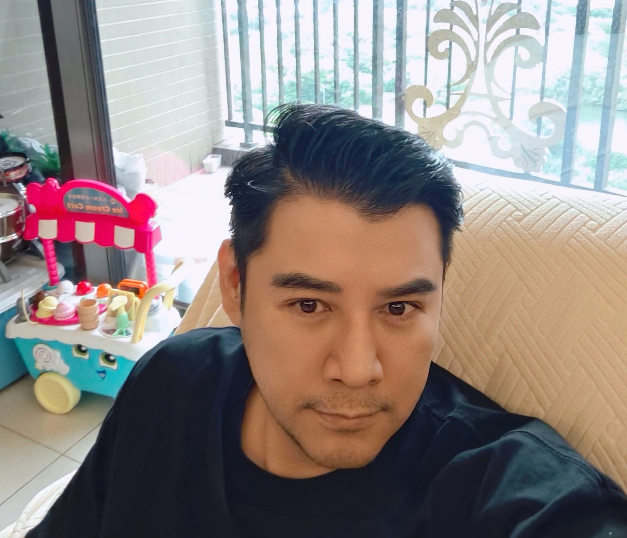陳宇風當年也曾演出《薰衣草》,如今也是八點檔專業戶的他聽聞王凱驟逝的消息不禁感嘆。(翻攝自陳宇風臉書)