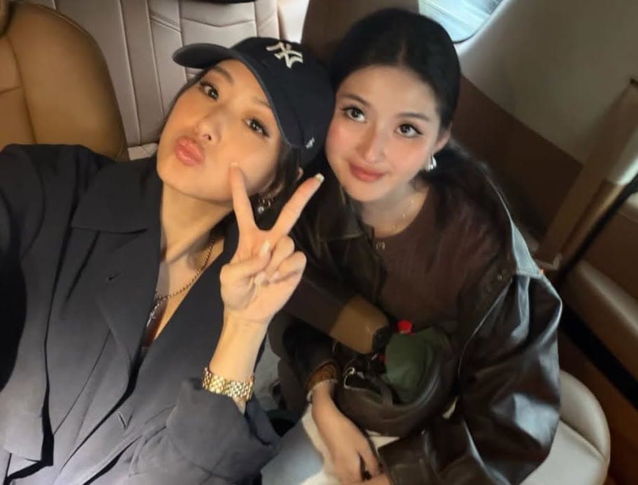 廖思惟（右）跟媽媽孫芸芸長得很像。（翻攝trinityliao IG）