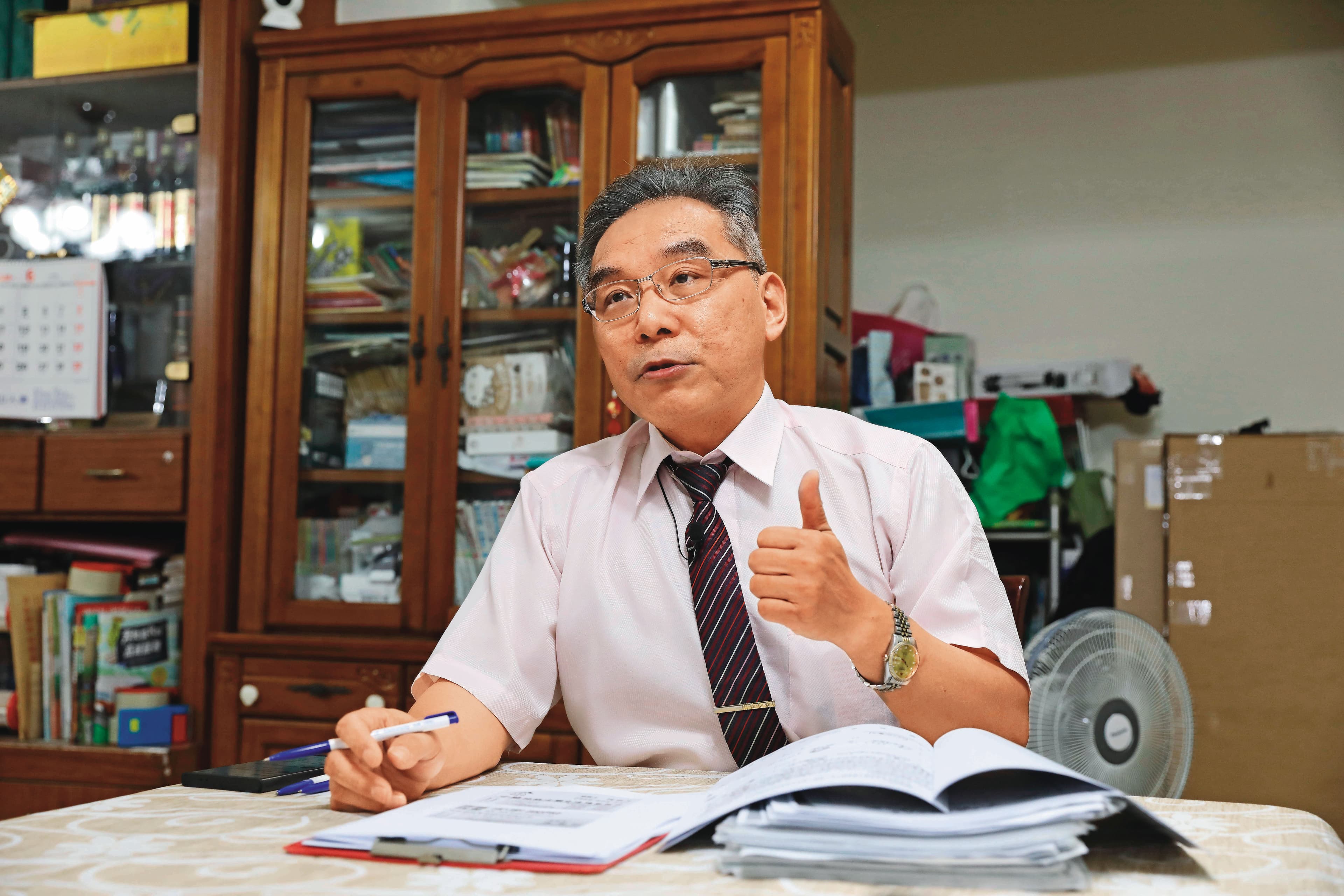 宏國德霖科技大學不動產經營系兼任講師吳聲煌提醒，民眾交易房產一定要隨時追蹤價金動態。