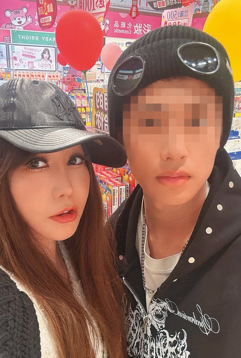 婷婷(左)和邵昕離婚後,曾抱怨想見到兒子邵逸翔(右)卻頻頻被阻撓。(翻攝自婷婷 MIHO臉書)