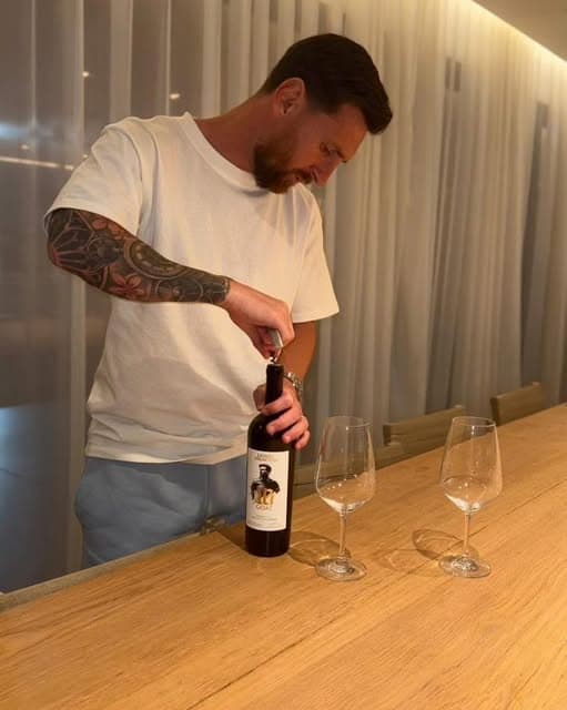 Lionel Messi 10 GOAT 系列葡萄酒，由梅西親自參與打造，限時限量展售。（金色三麥提供）
