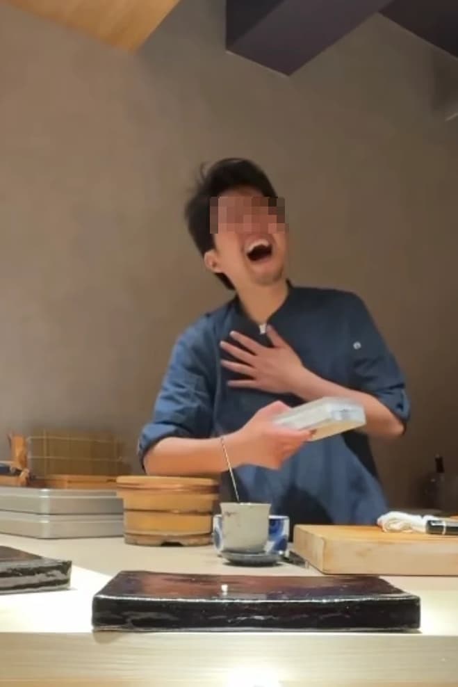 師傅喝到忘我，甚至跟客人搶酒。（翻攝自google評論區）