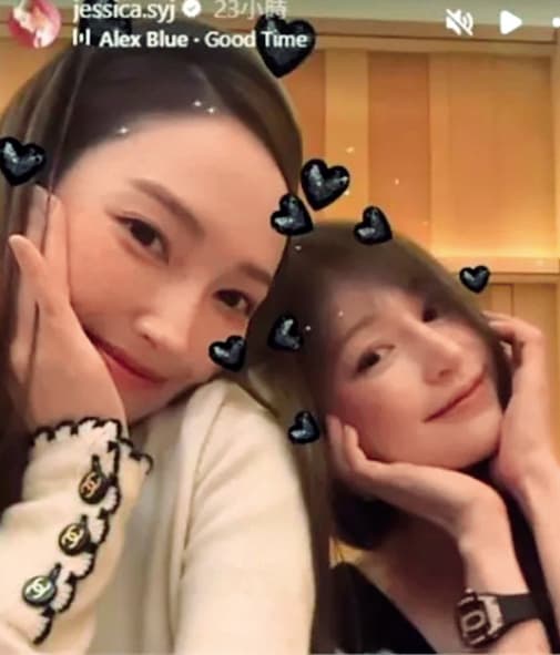 王心凌（右）堪稱時間管理大師，回台領獎順便會老友Jessica（左）。（翻攝自Jessica IG）