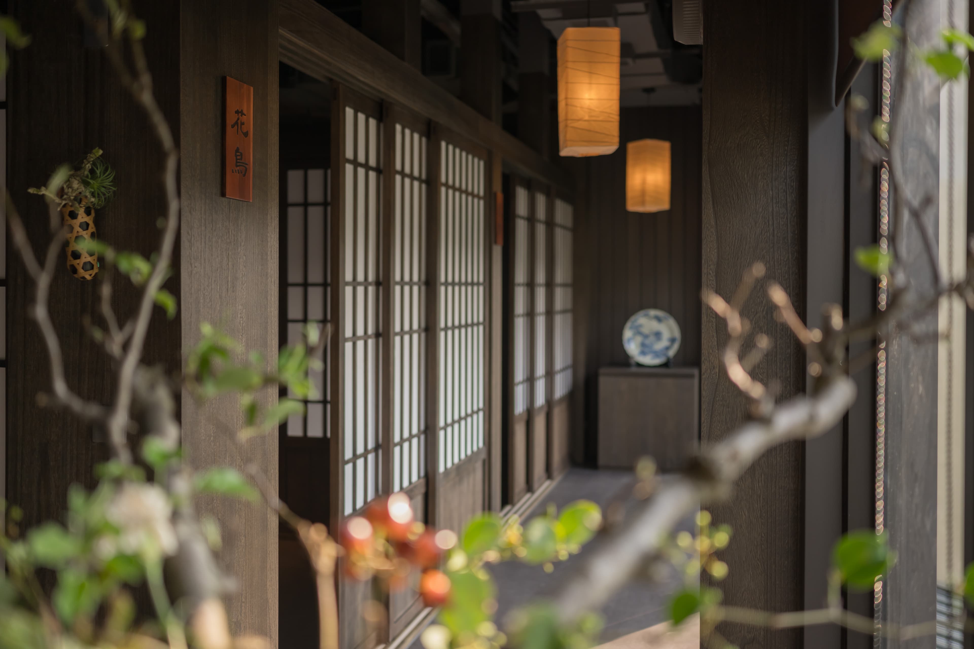 新竹燈燈庵佔地158坪，二樓設有5間包廂，每間可容納4至10人。（燈燈庵提供）
