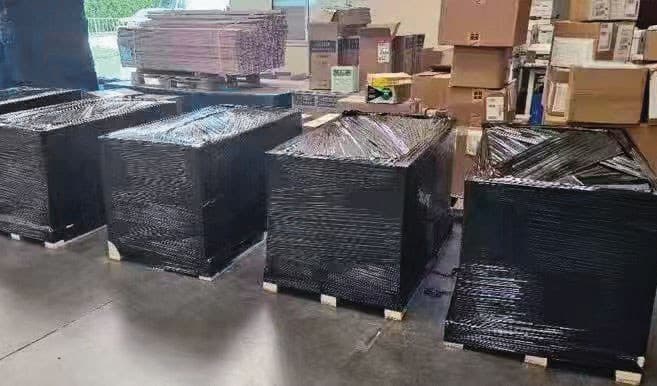 搭載輝達高階晶片的美超微伺服器被藏在倉庫中，準備運往中、港、澳。（海巡署提供）