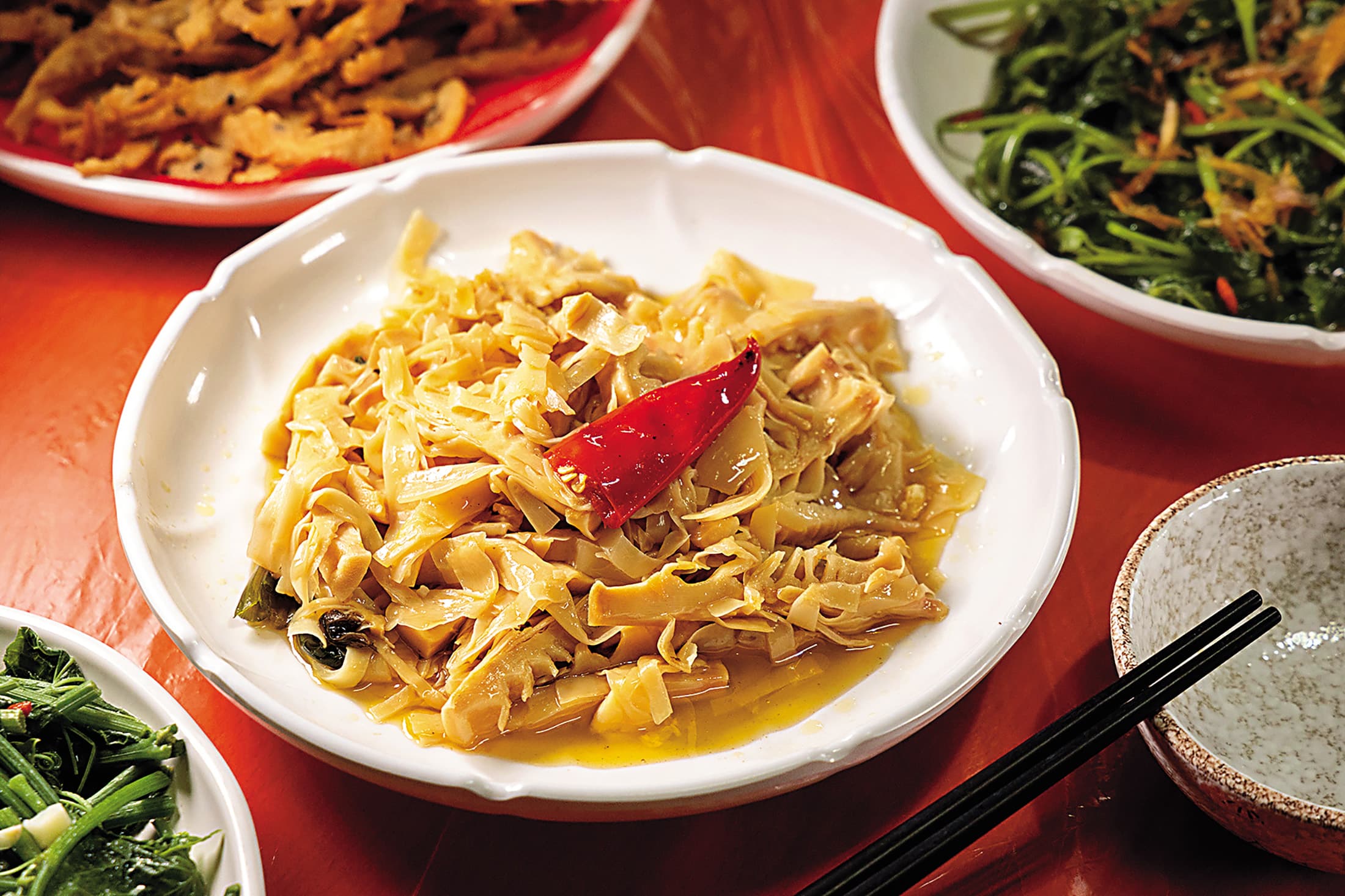 以雞油製作的「滷筍子」，能吃到筍頭的鮮嫩與雞油的炭香。（180元／份）