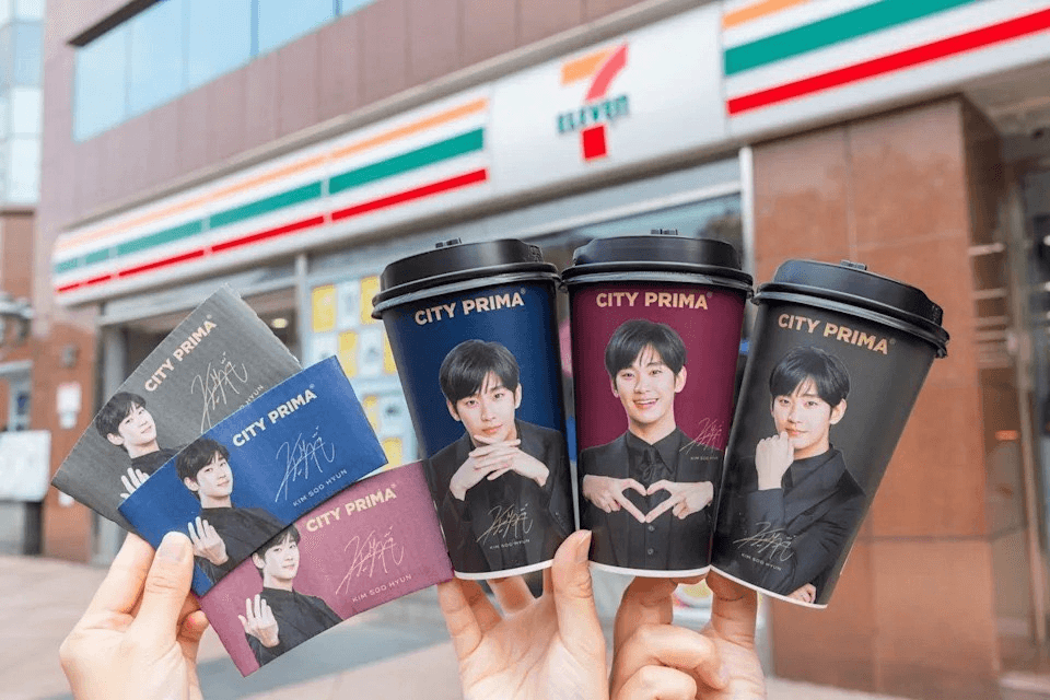 超商與韓星金秀賢聯名的鮮食及周邊商品未上架。（7-11提供）
