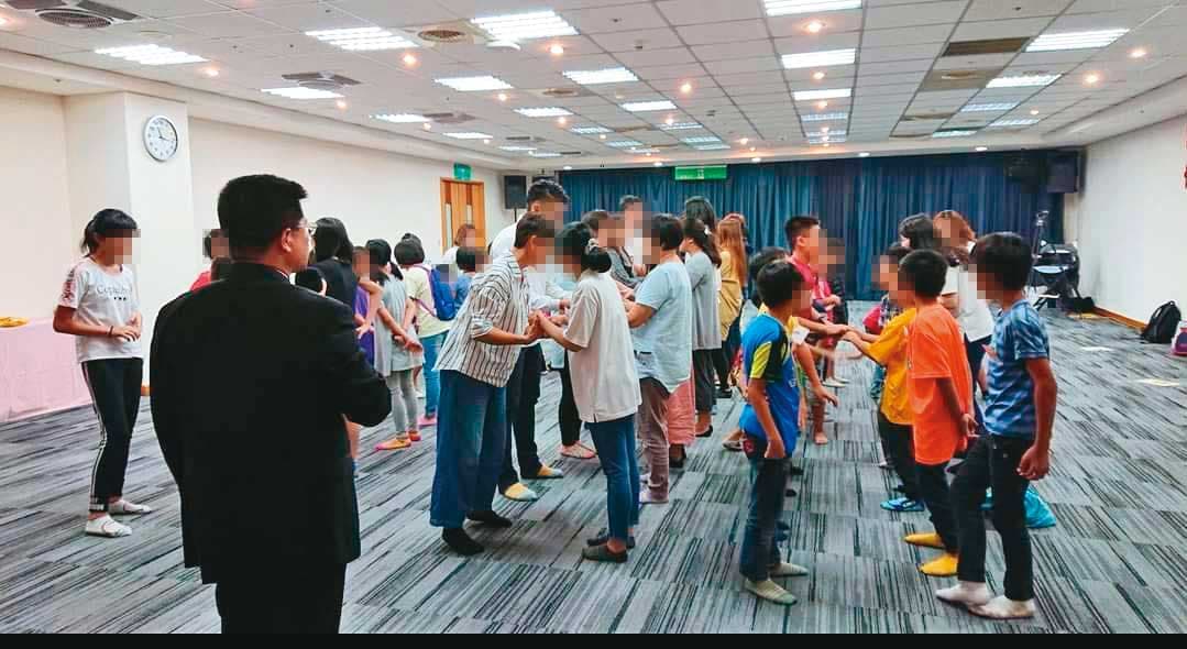 POP開設針對未成年兒少的課程,並要求照本演劇。(受訪者提供)