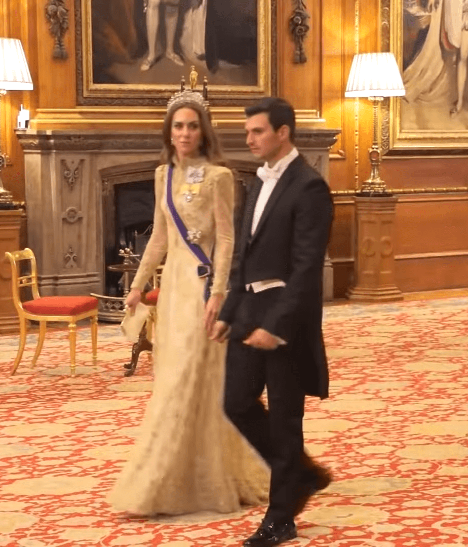 凱特王妃和布魯斯一同入場。（翻攝 The Royal Family Channel YouTube頻道）