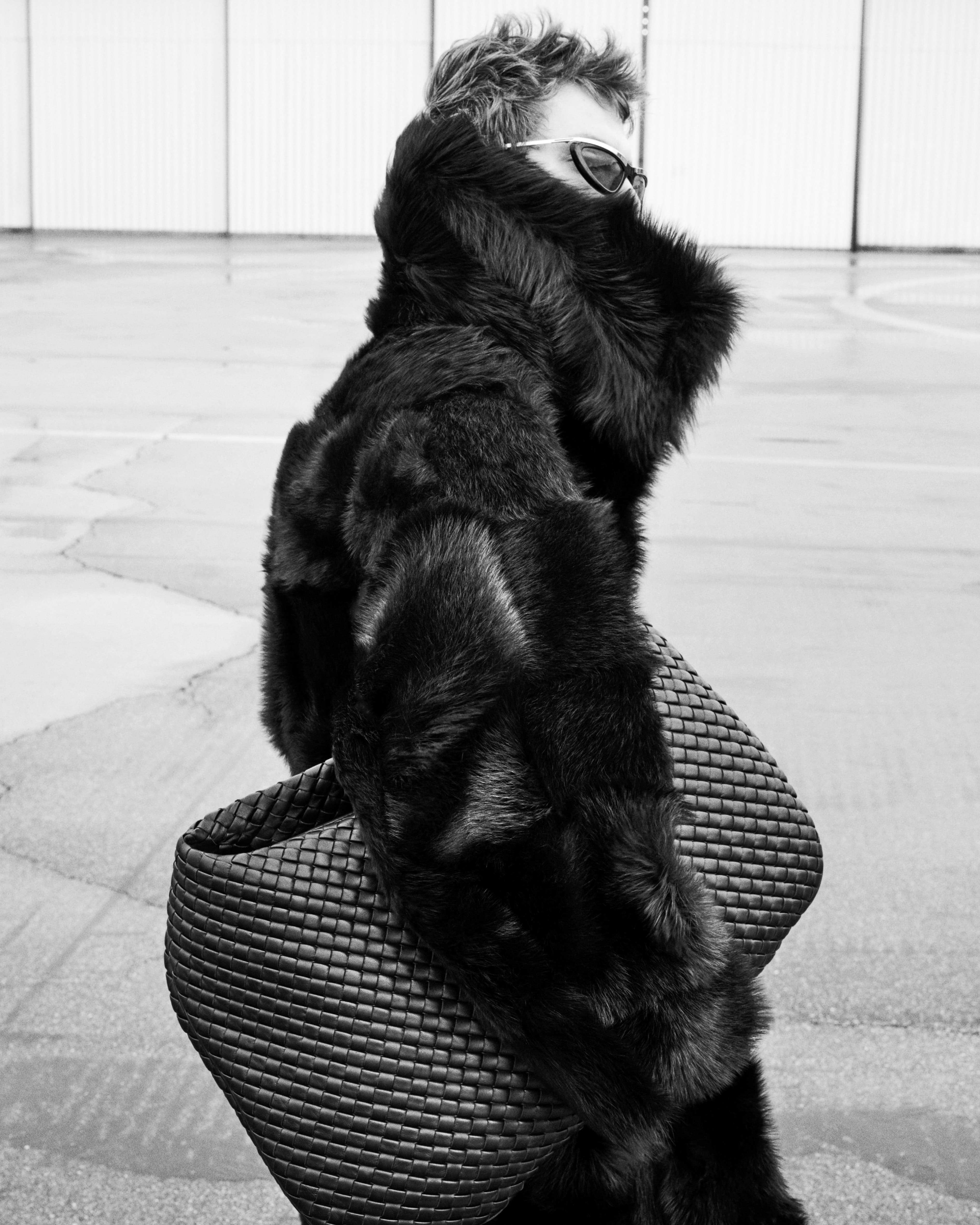 BOTTEGA VENETA以品牌經典的Intrecciato皮革編織工藝為主軸，推出父親節贈禮建議。（BOTTEGA VENETA提供）