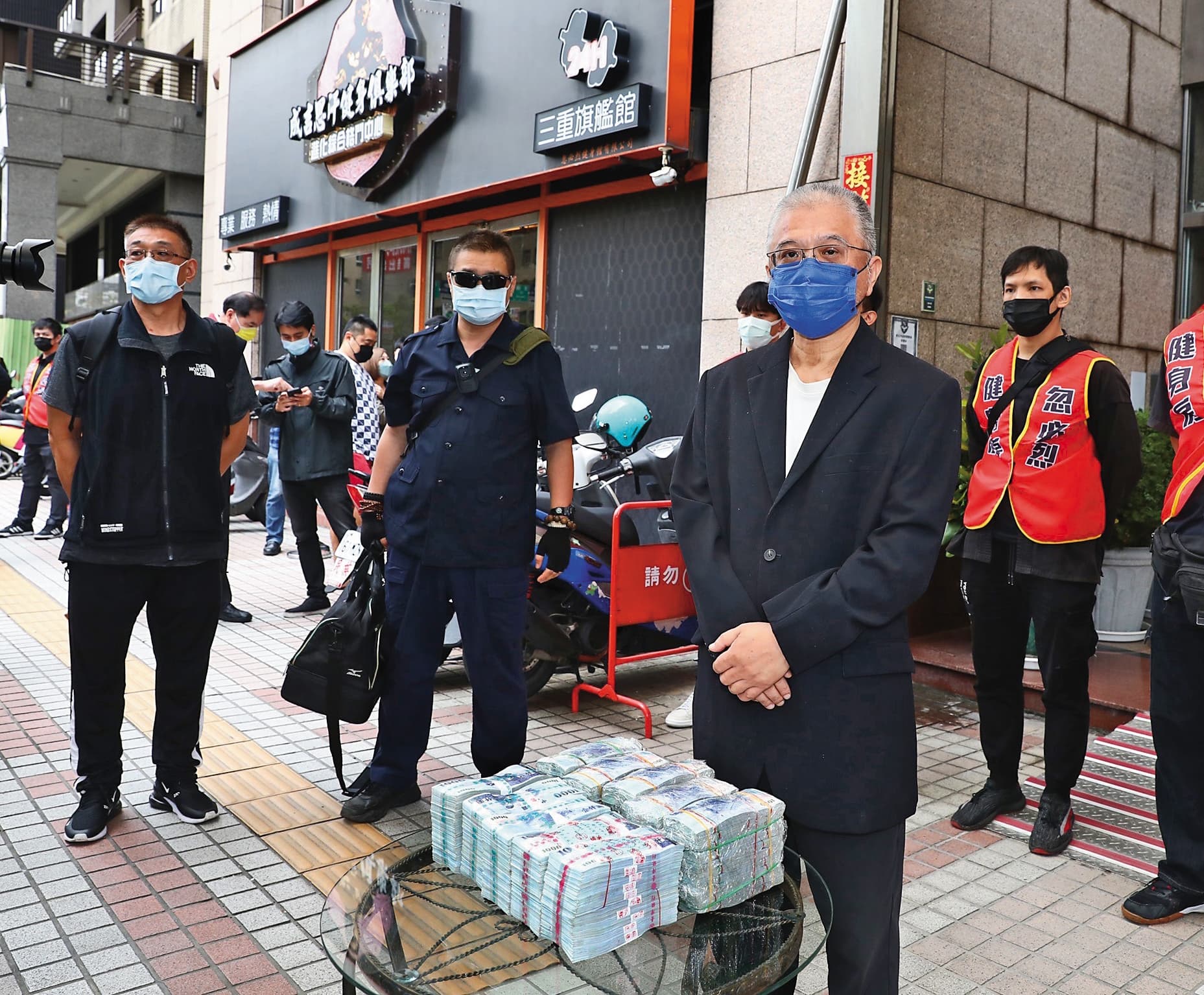 三重館4年前一度由大股東奪回經營權,當時還搬來千萬現金坐鎮。