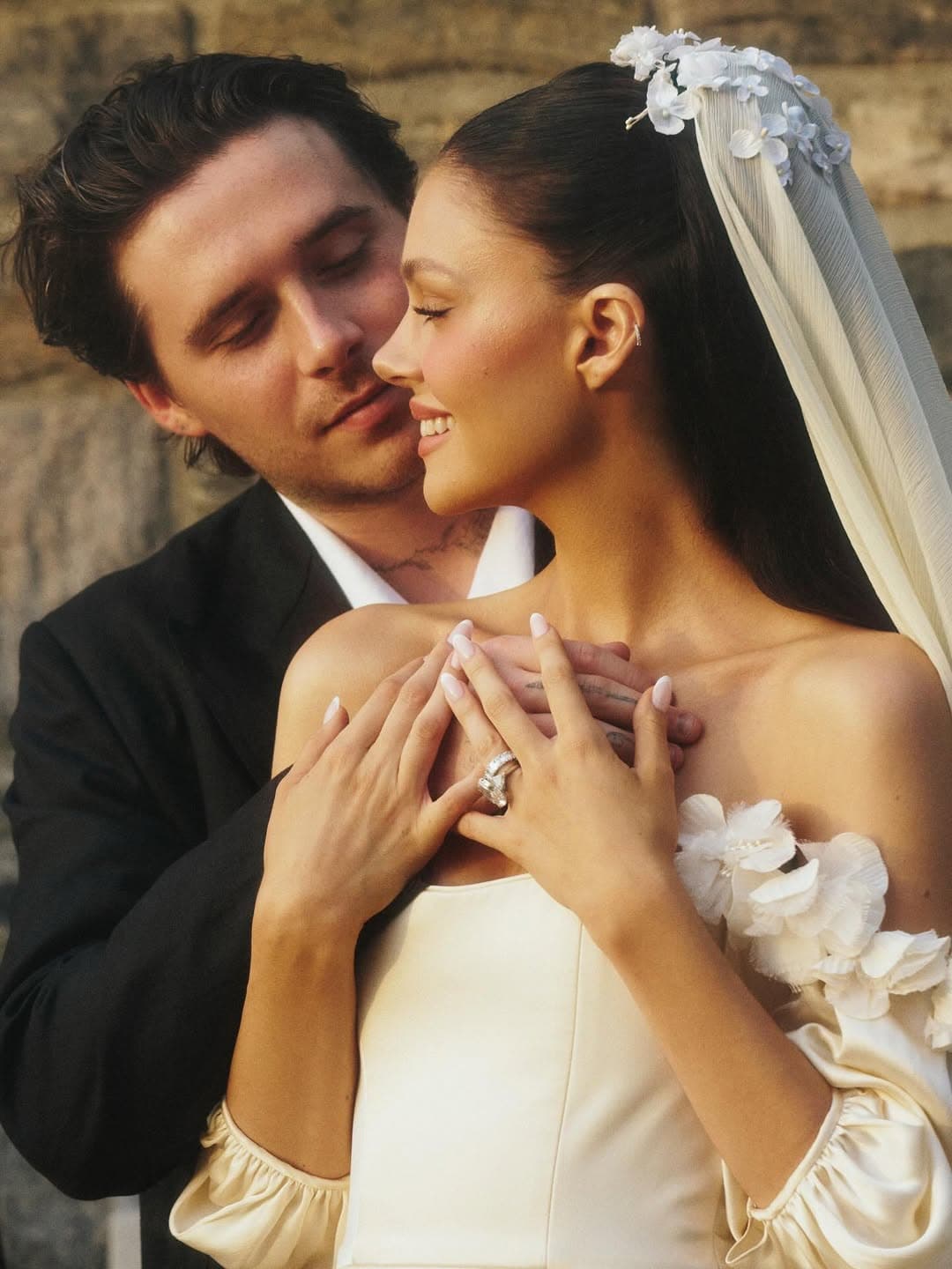 布魯克林與妻子妮寇拉在結婚3週年時再辦婚禮,沒有邀請爸媽貝克漢和維多莉亞。(翻攝brooklynpeltzbeckham IG)