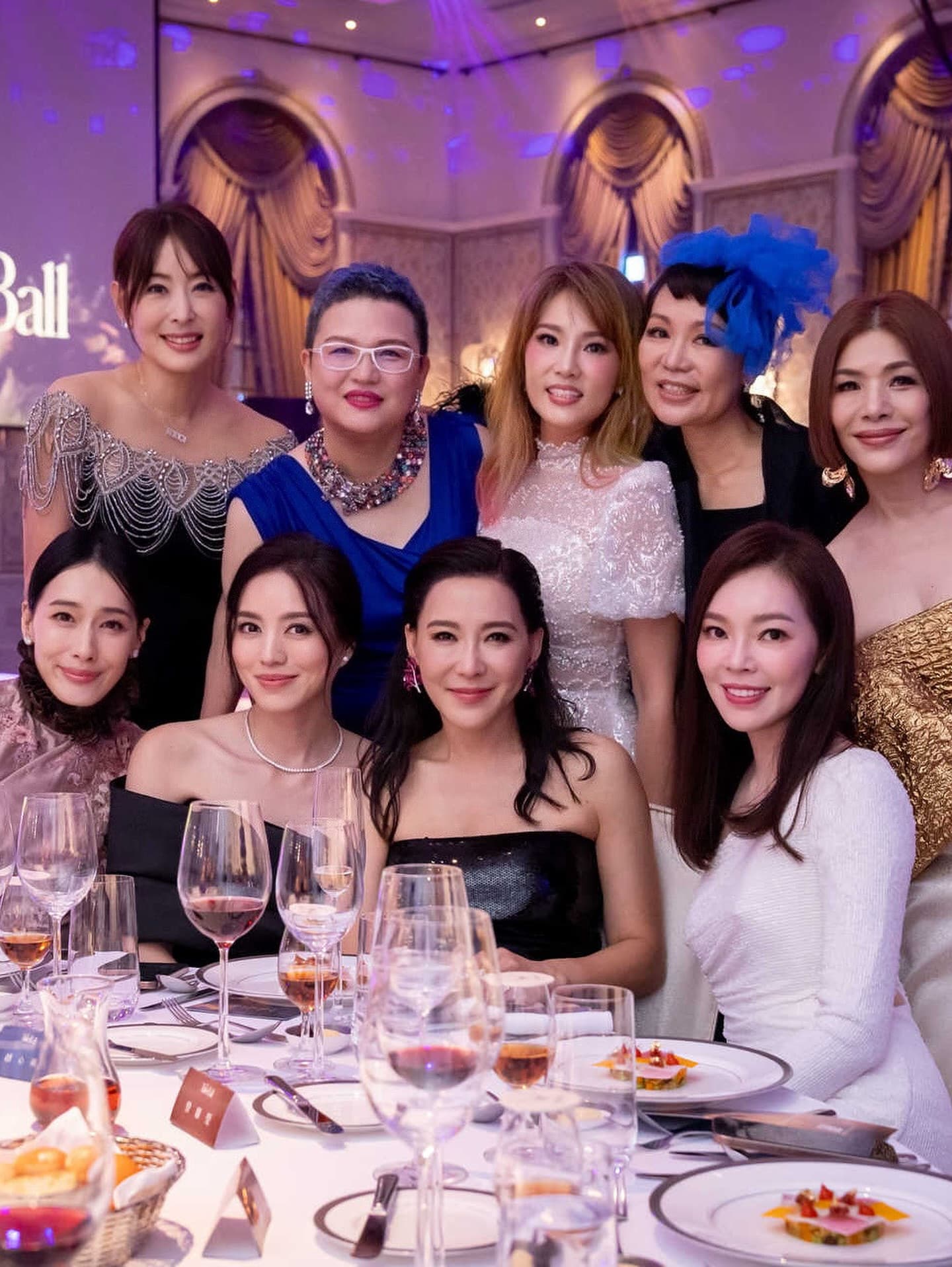曾馨瑩、賈永婕、林牧潔、張清芳、Cindy Chao等人合照。（翻攝muchieh IG）