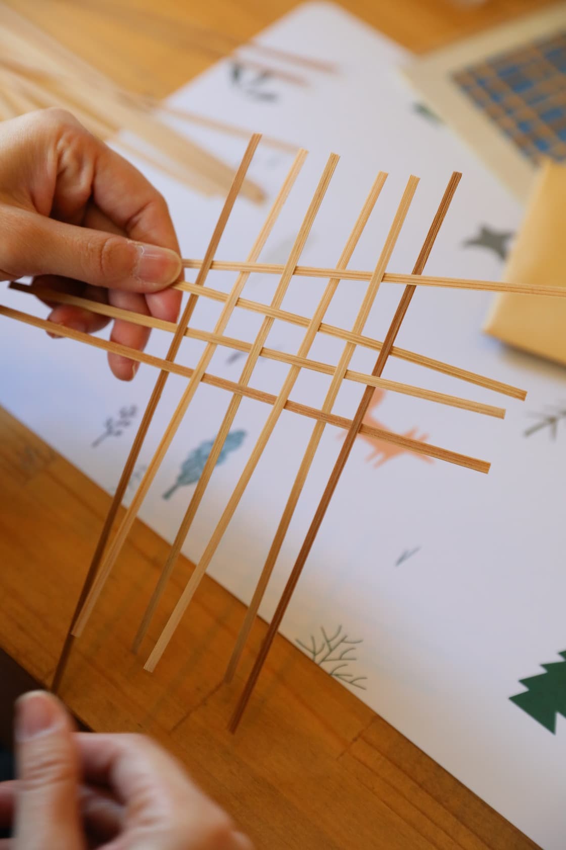 在「KYOU拾。竹工」可從刨竹篾到竹編徹底體驗竹編手作樂趣。