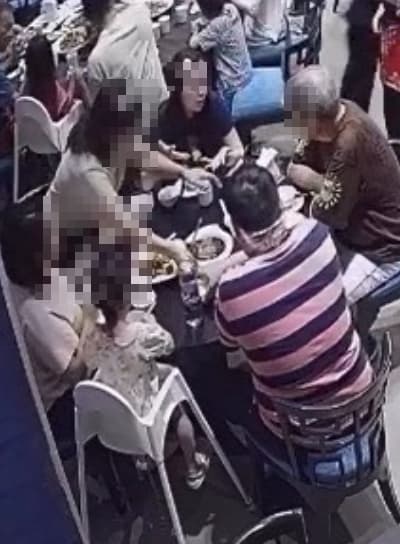 員工貼出店內監視畫面，批該桌客人用看不起餐飲服務業的態度指責同仁，他才氣不過出去撒鹽。（翻攝自Threads）