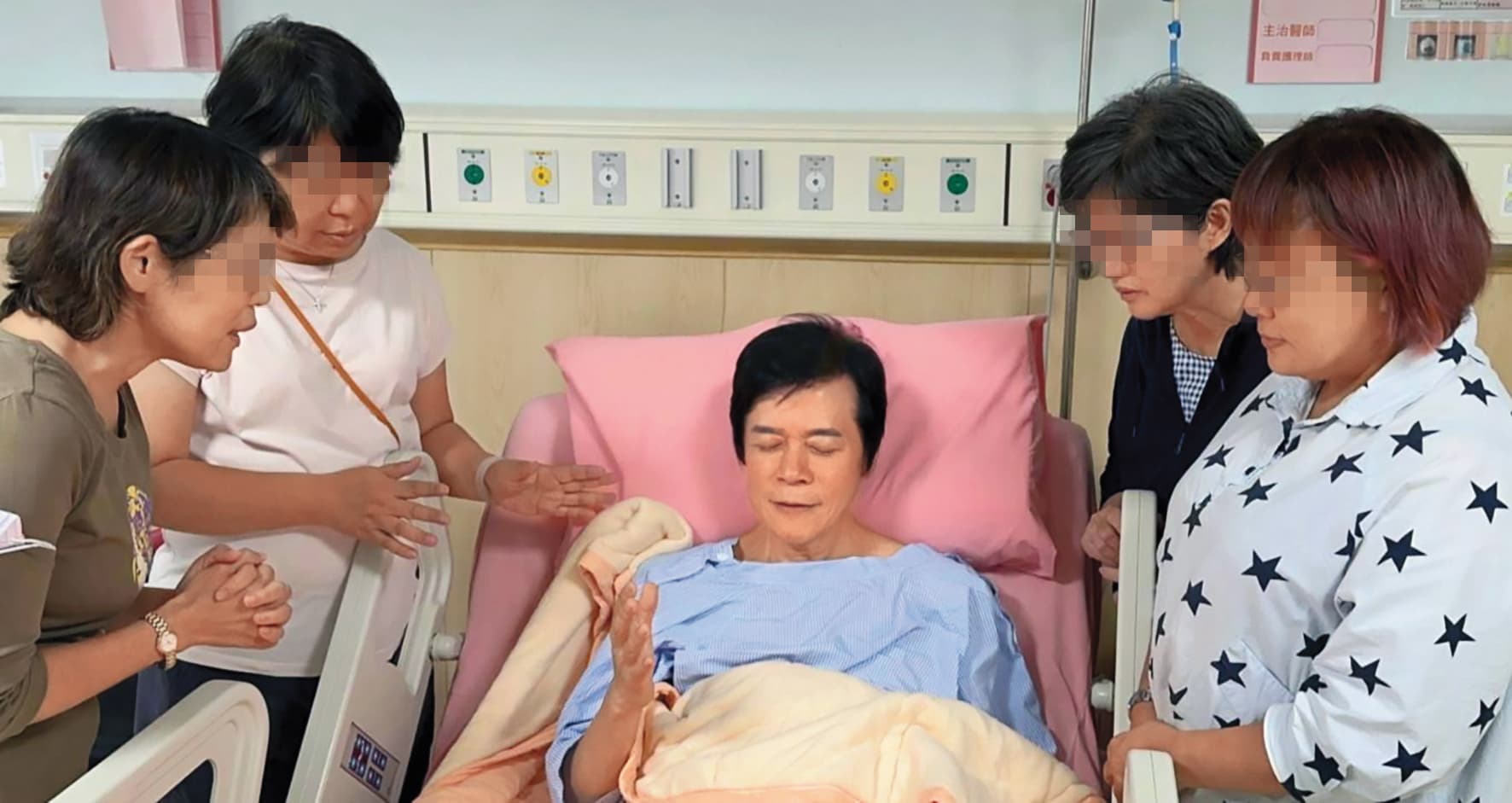 洪榮宏因攝護腺肥大住院進行雷射汽化切割術，當時床榻卻沒見到張瀞云身影。（翻攝自洪榮宏臉書）