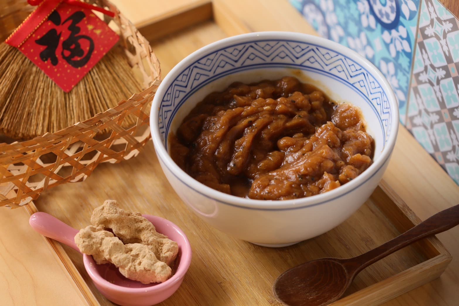 即使是基礎版，傳統風味的「麵茶熱糊糊」，也有原味、咖啡、芝麻等多種口味。（60元起／份）