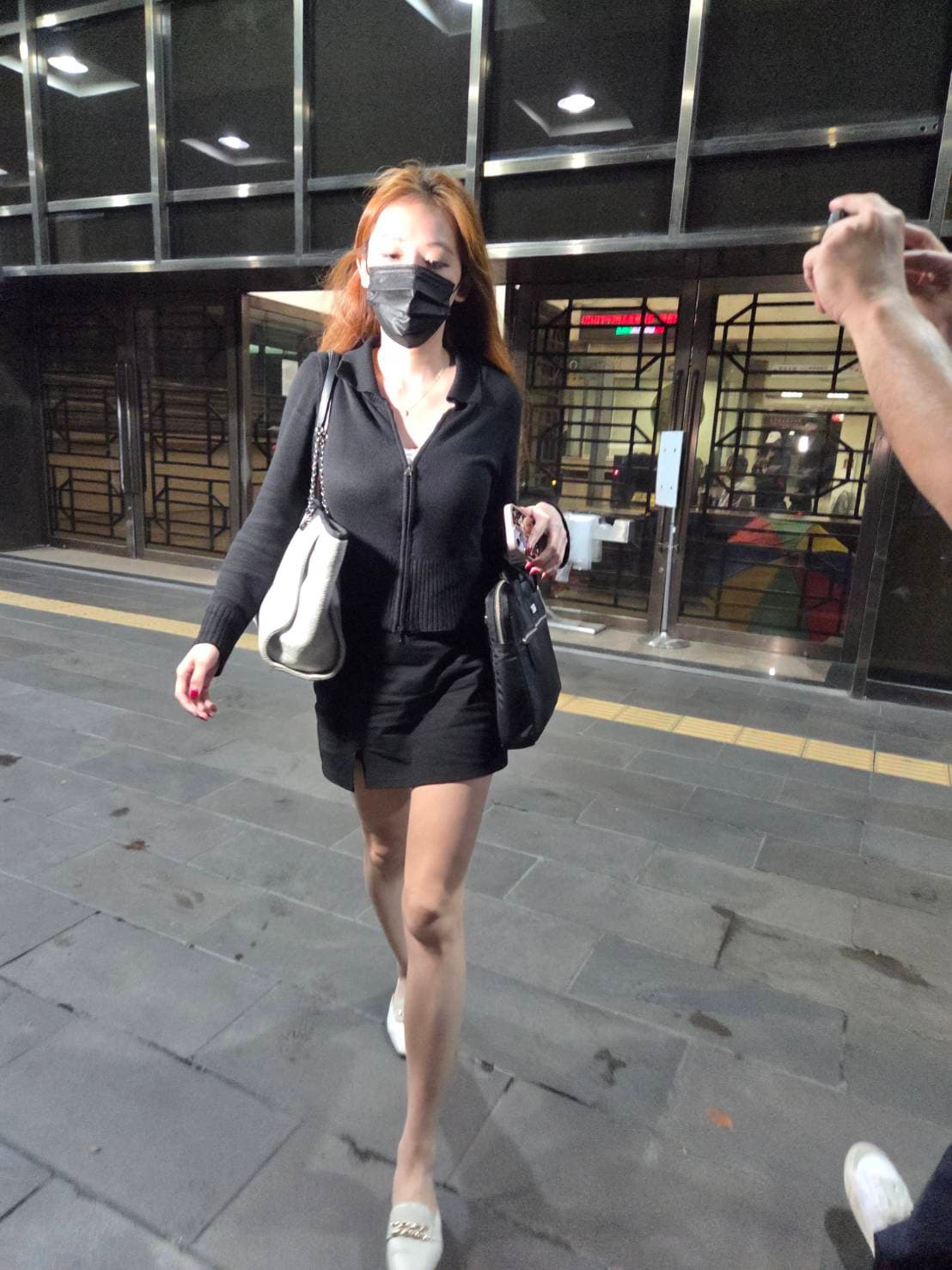 三顧員工文懿以證人傳喚，訊後請回。