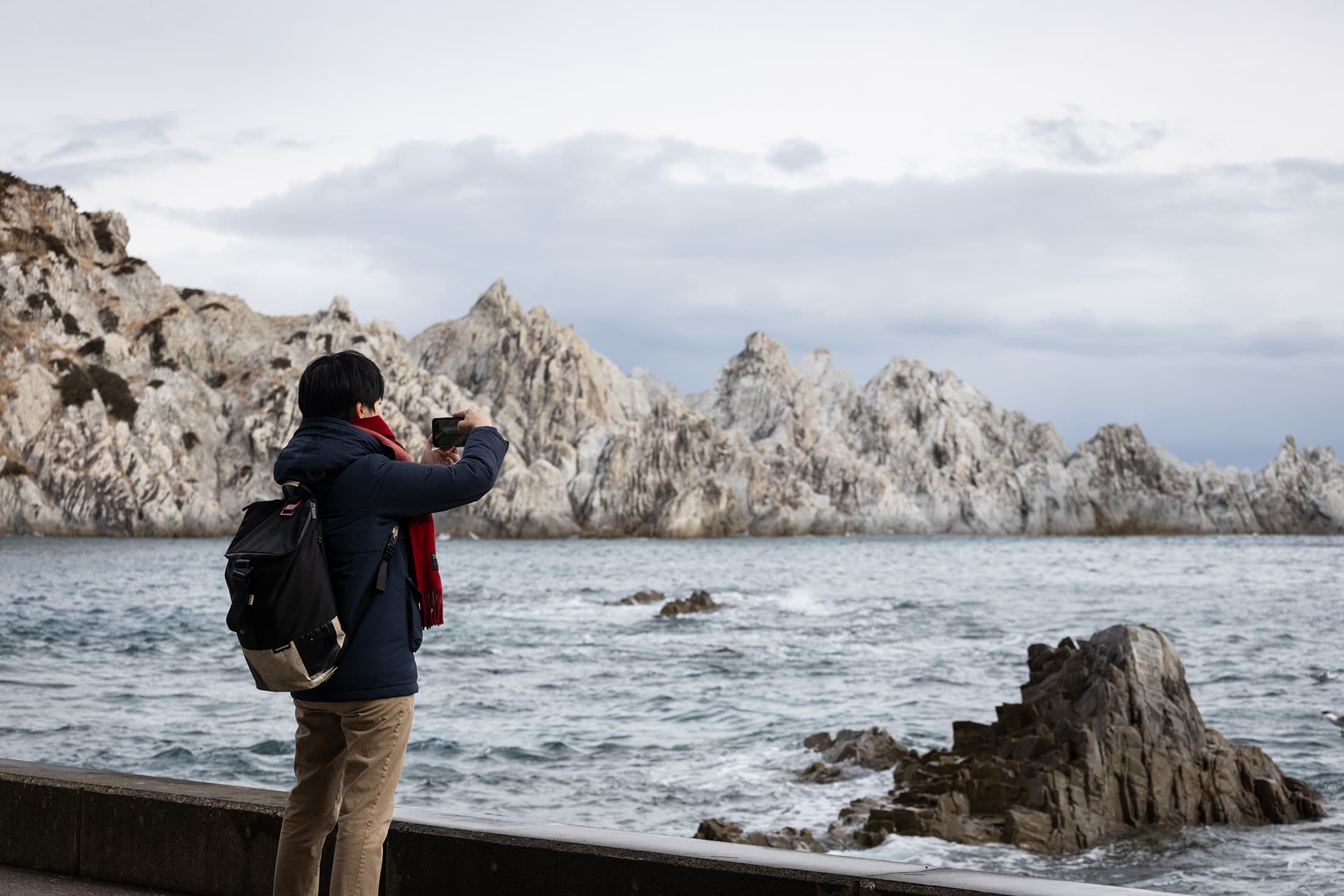 從不同角度欣賞淨土之濱的白色岩石，有時會給人宛如造型到外星球的錯覺。