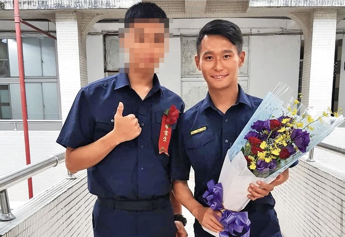 曾在警專任職的游立綸（右）捲入拍A片風波後，主動辭職。（讀者提供）