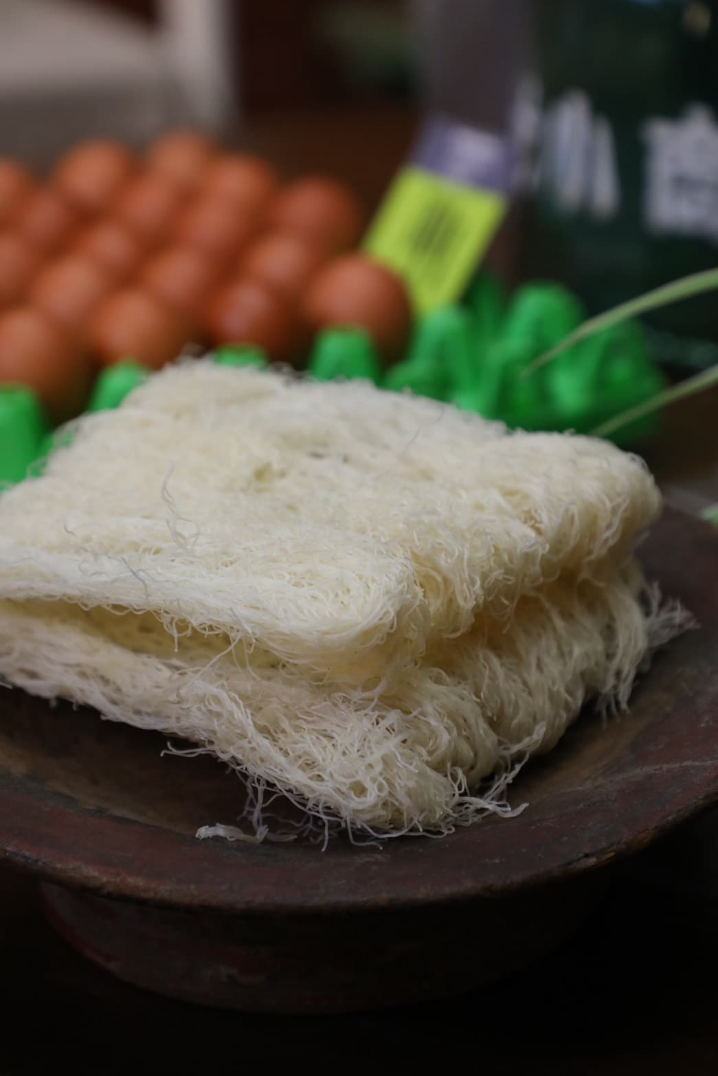 在「新村小商號」也能買到裸裝販售，來自百年米粉老店「三川」的單片米粉。（45元起／單片）